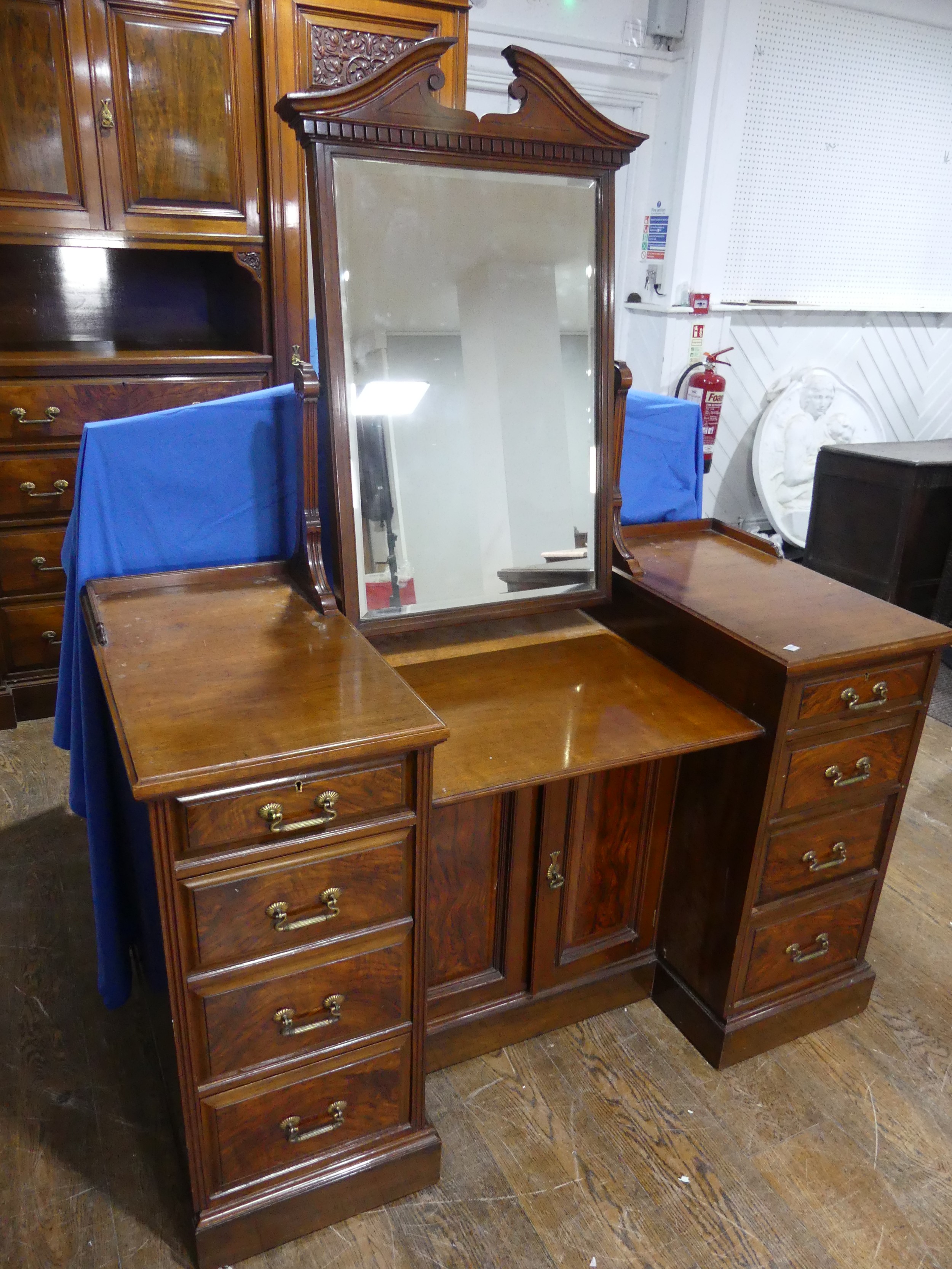 A good Victorian four-piece walnut and mahogany bedroom Suite, including ; a large compactum - Image 13 of 18