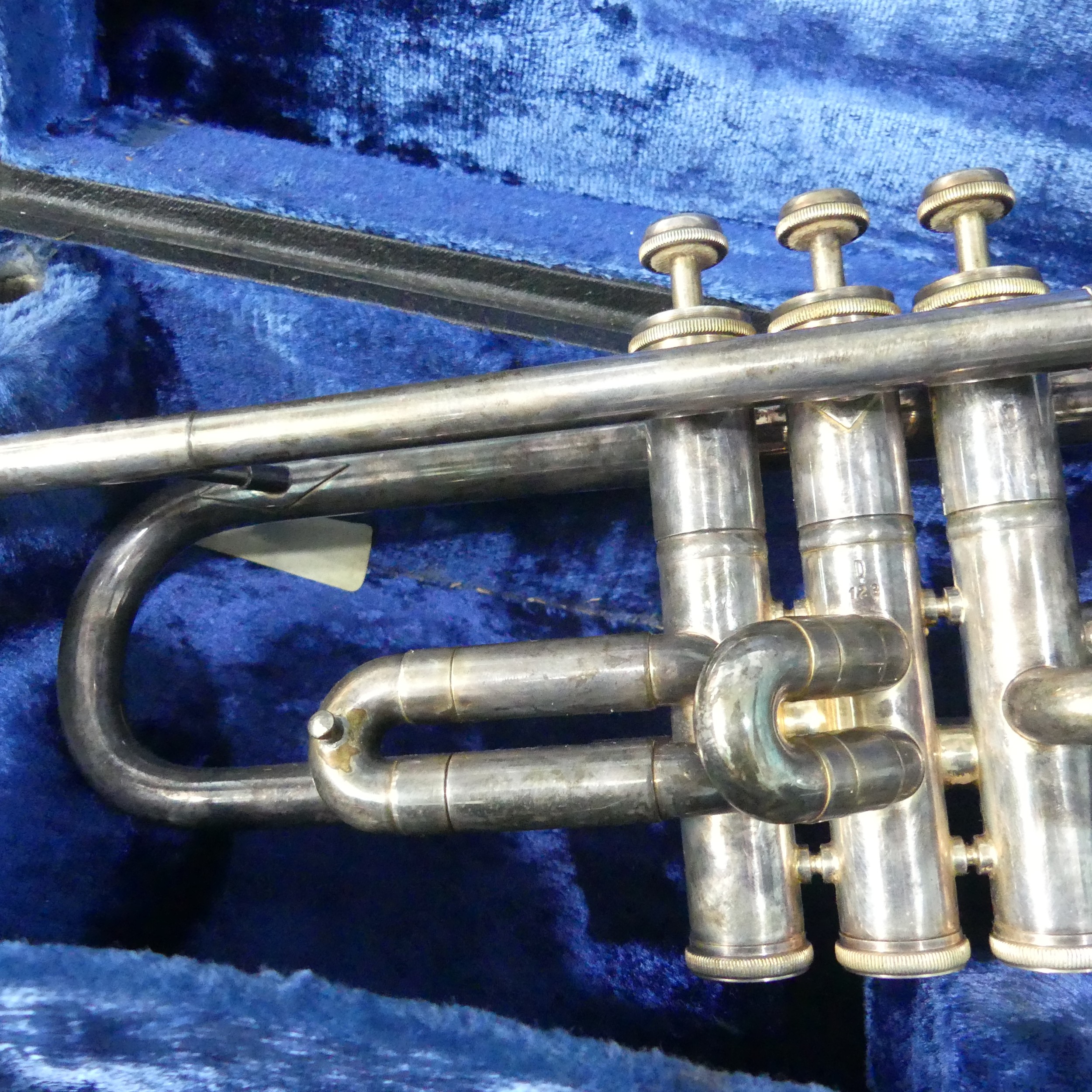 A 'B & M, Champion' silver plated Trumpet, with mouthpiece and stamped 'D123', in fitted hard - Bild 2 aus 7