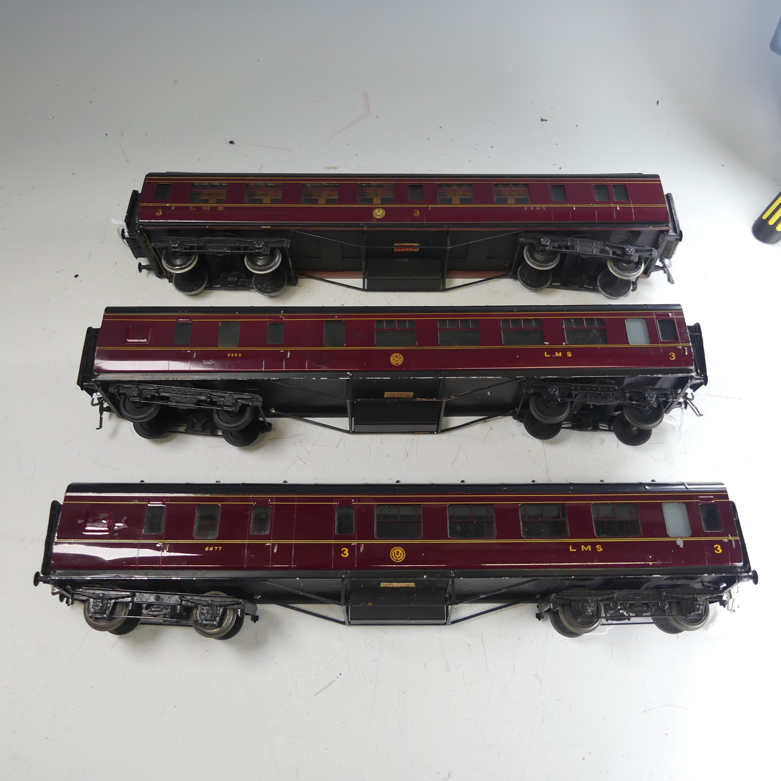 Three Exley ‘0’ gauge LMS 3rd Class Corridor End Brake Coaches, maroon with yellow lettering, No. - Image 5 of 8