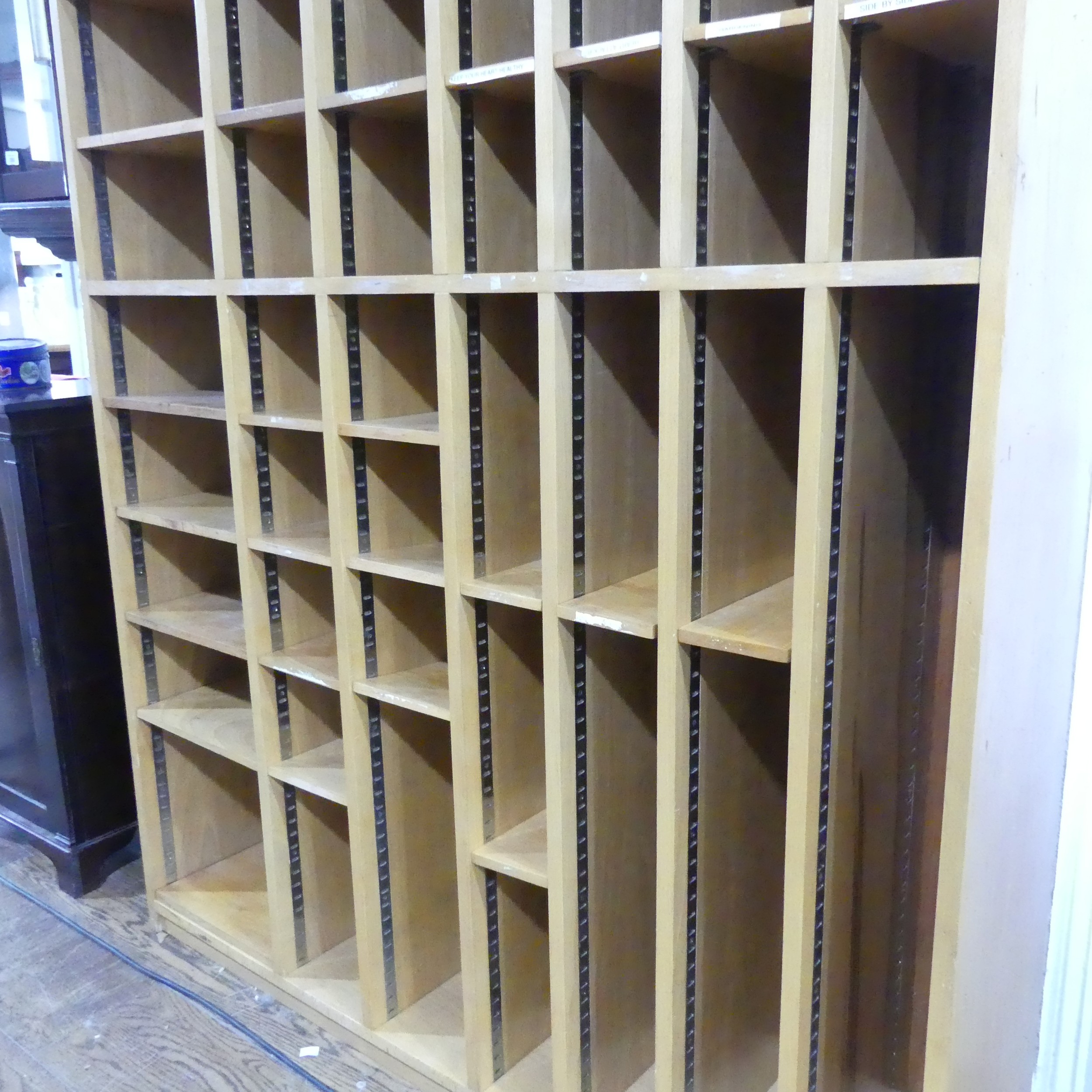 A contemporary oak set of open Shelves / shelving Unit, graduating open shelves / pigeon holes - Image 3 of 4