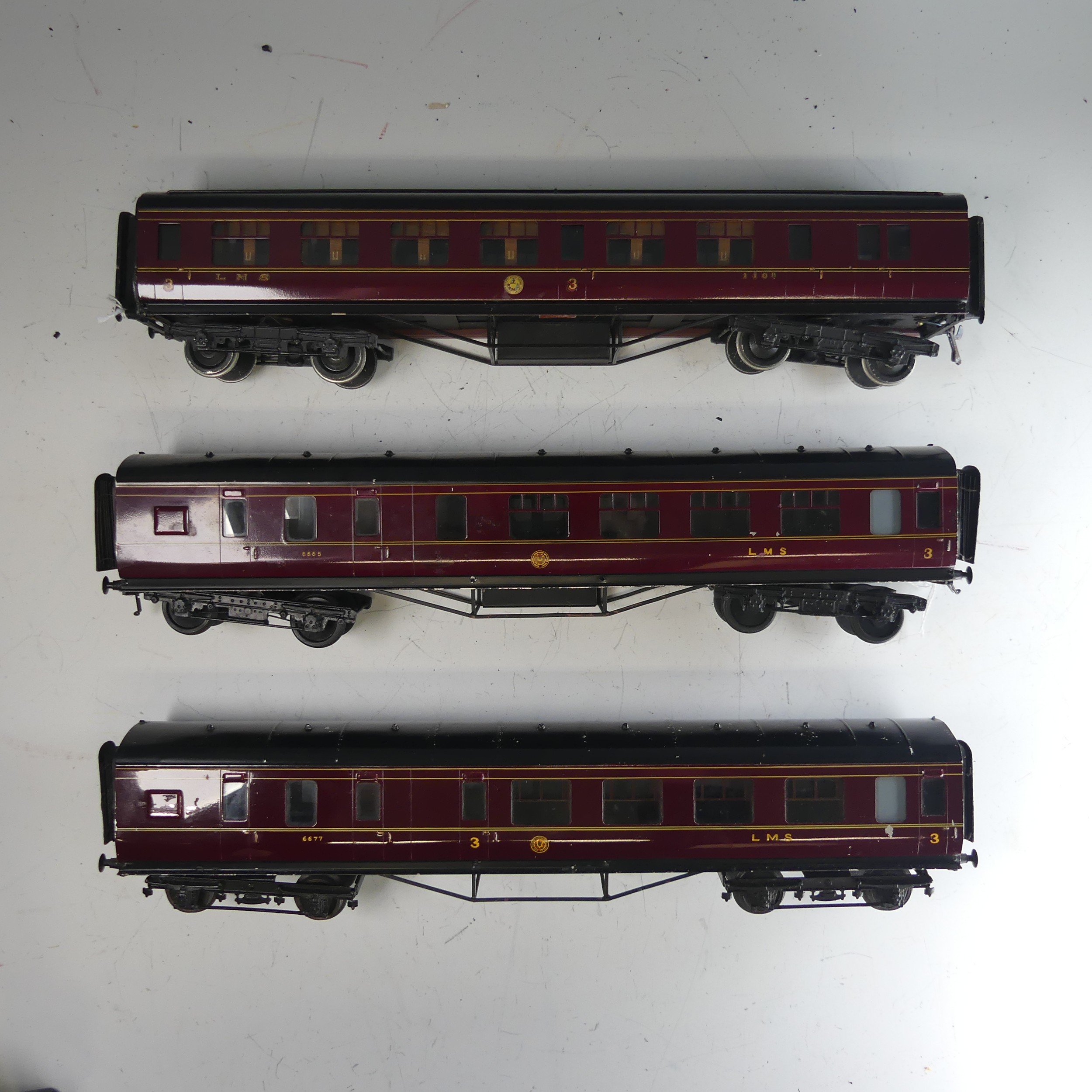 Three Exley ‘0’ gauge LMS 3rd Class Corridor End Brake Coaches, maroon with yellow lettering, No. - Image 3 of 8