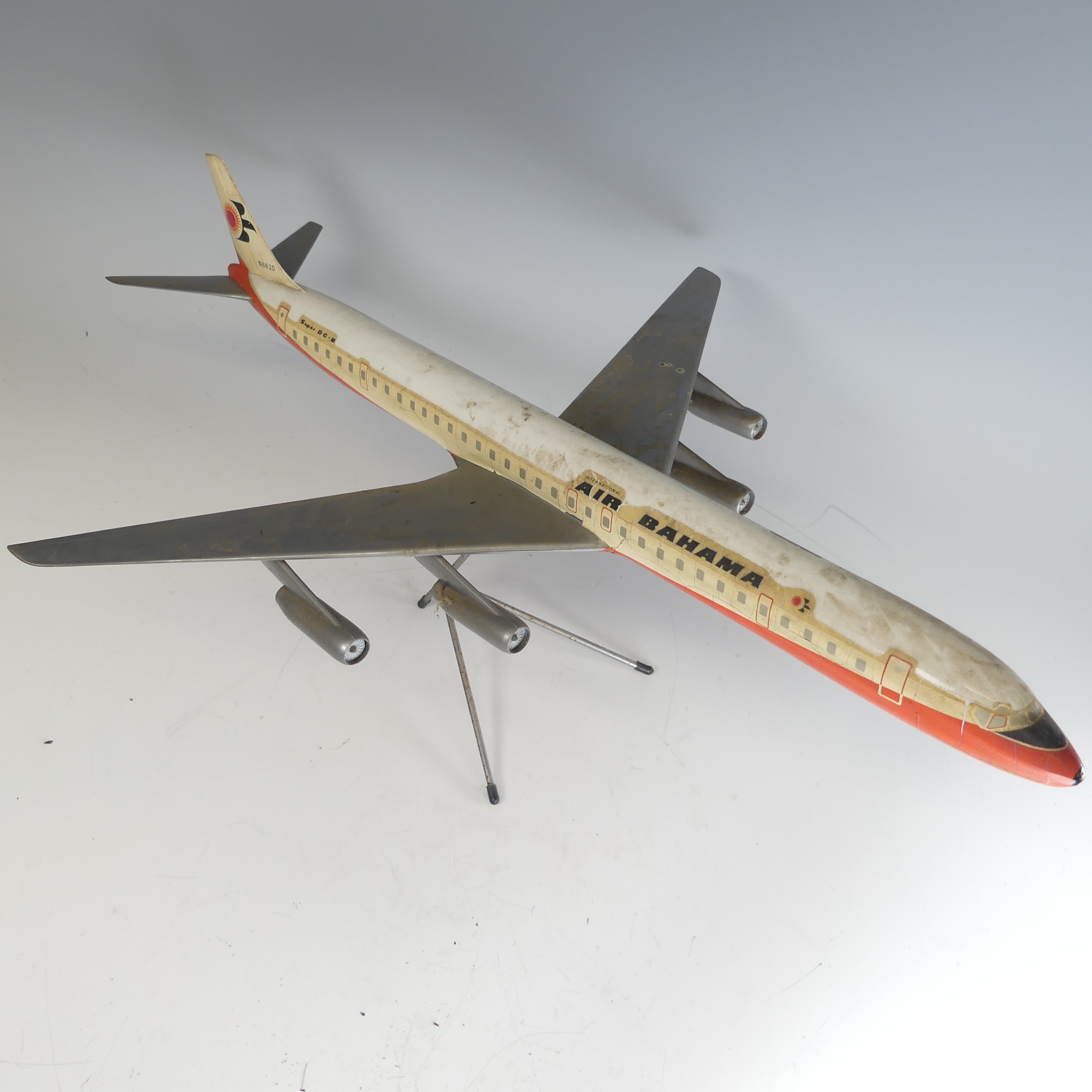 An aircraft manufacturers desktop metal model Aeroplane, 1:72 scale aeroplane of International Air - Image 9 of 18