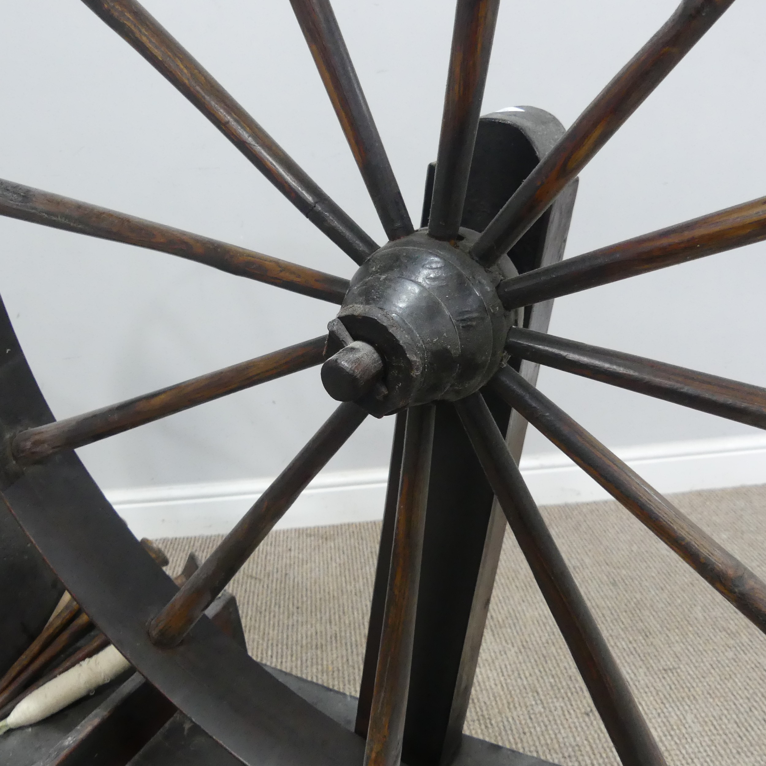 A large late 18th / early 19th century oak country spinning Wheel, W 114 cm x H 114 cm x D 28 cm. - Image 4 of 5