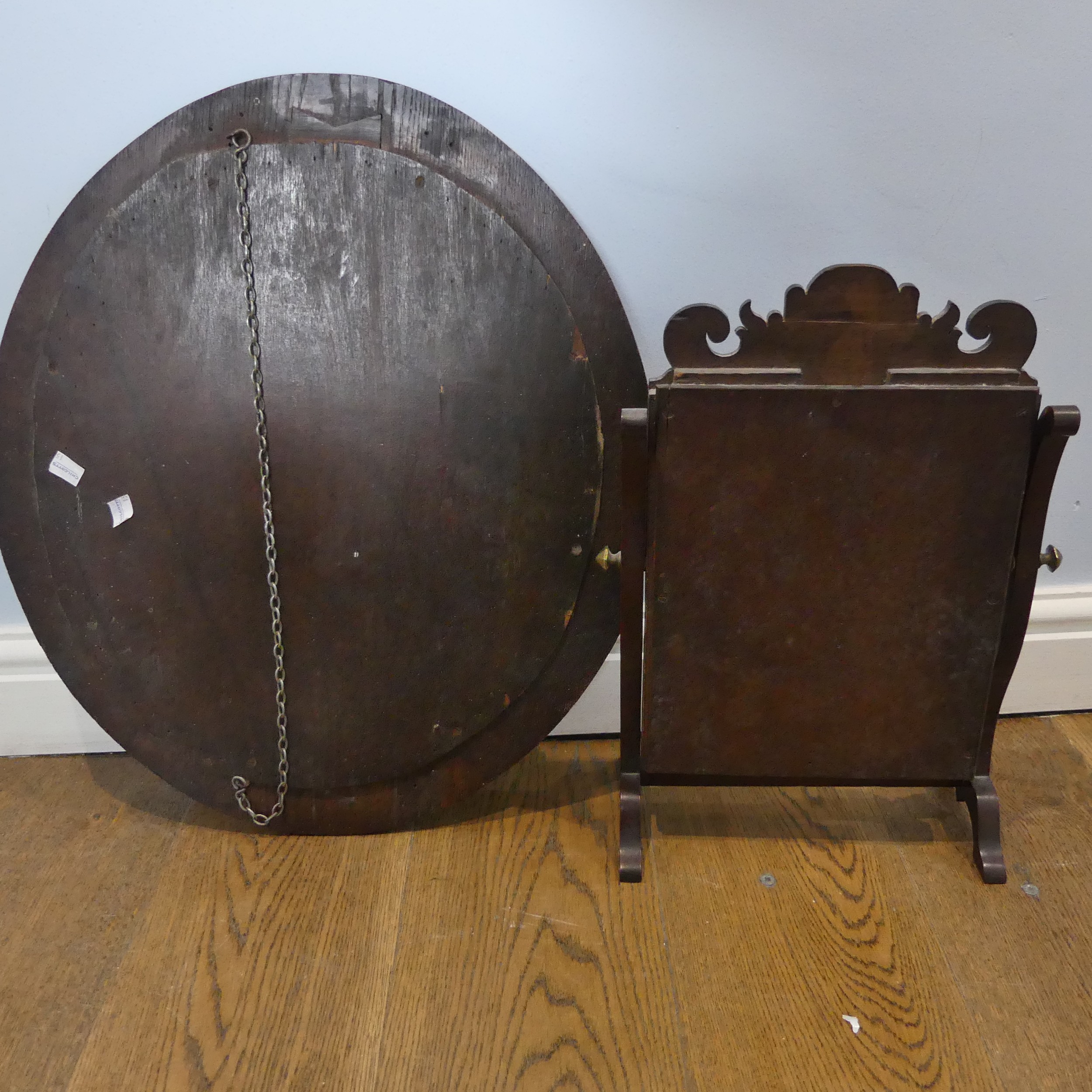 An early 20th century oval Wall Mirror, with carved oak frame, W 57 cm x H 50 cm, together with a - Bild 3 aus 3