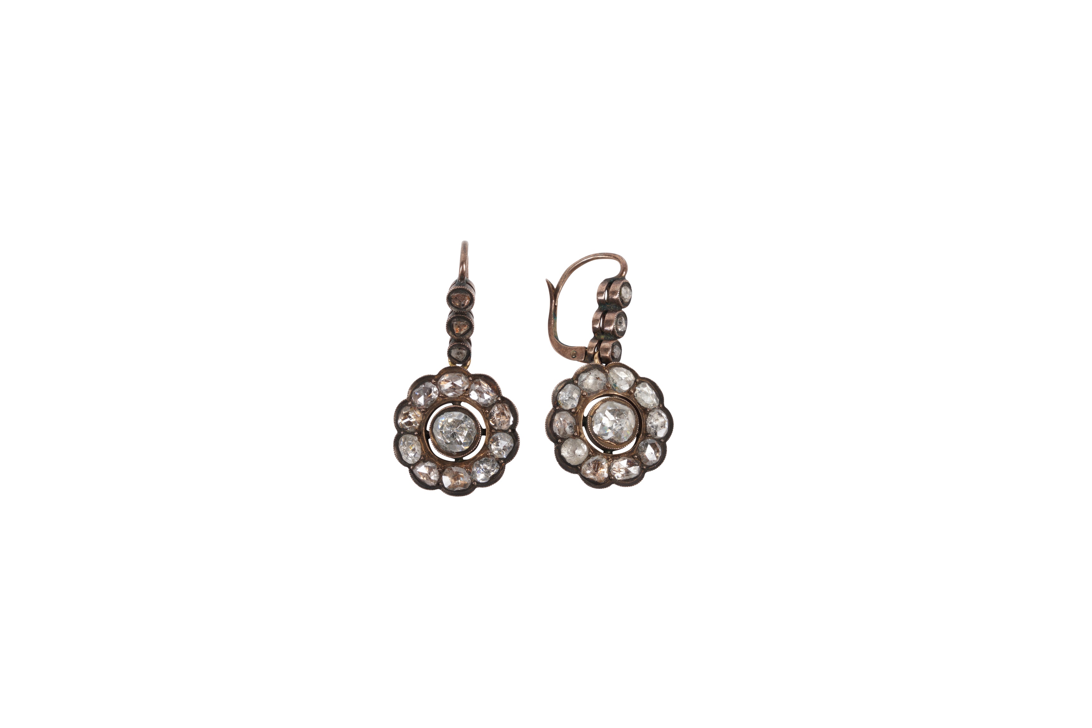 A PAIR OF DIAMOND DROP EARRINGS