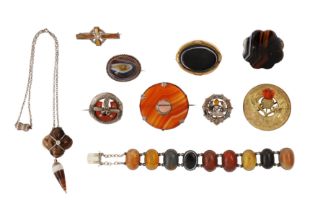 A GROUP OF SCOTTISH AND OTHER JEWELLERY