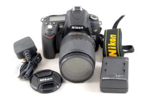 Nikon D90 DSLR & AF-S 18-105mm VR Lens.