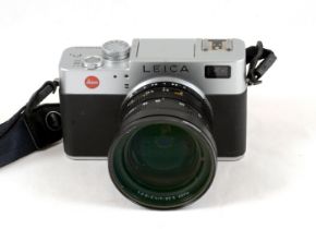 Leica Digilux 2 Digital Camera For Spares or Repair.