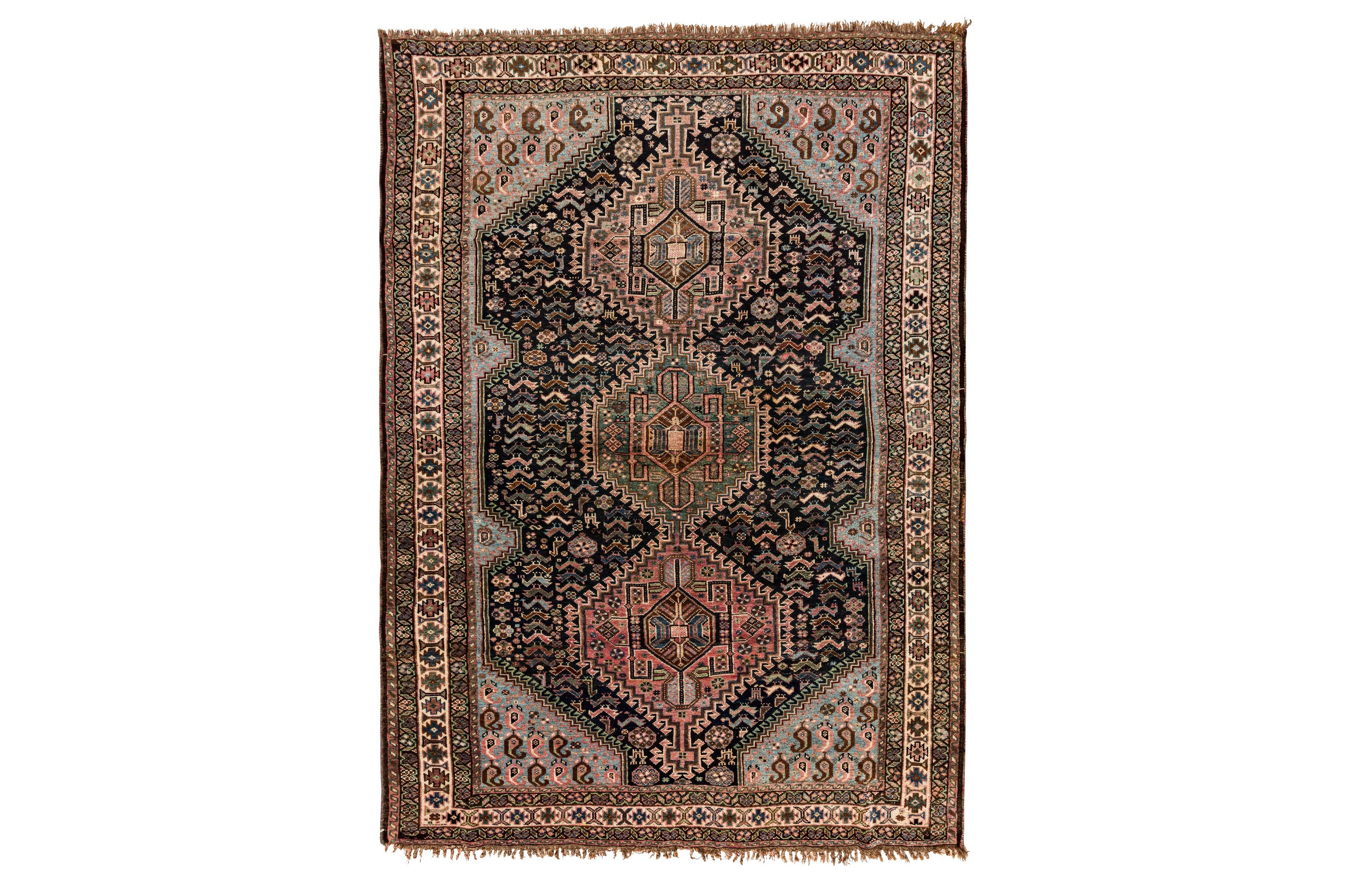 AN ANTIQUE QASHQAI RUG, SOUTH-WEST PERSIA