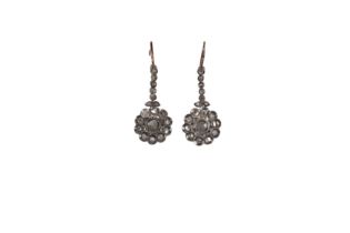 A PAIR OF DIAMOND DROP EARRINGS