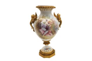 A FRENCH PORCELAIN AND ORMOLU TABLE LAMP BASE OF VASE FORM, LATE 19TH/EARLY 20TH CENTURY