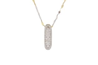 A DIAMOND PENDANT NECKLACE