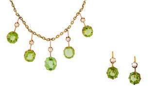 A PERIDOT AND SEED PEARL NECKLACE AND EARRING SUITE