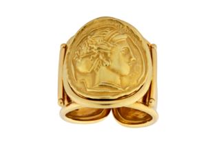 A RING WITH A COIN