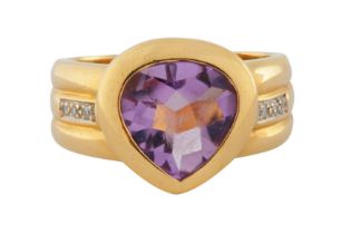 AN AMETHYST DIAMOND RING