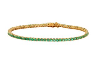 AN EMERALD LINE BRACELET