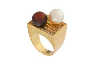 A CULTURED PEARL AND DIAMOND RING