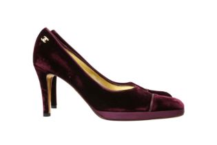 Chanel Plum CC Logo Heeled Pump - Size 37