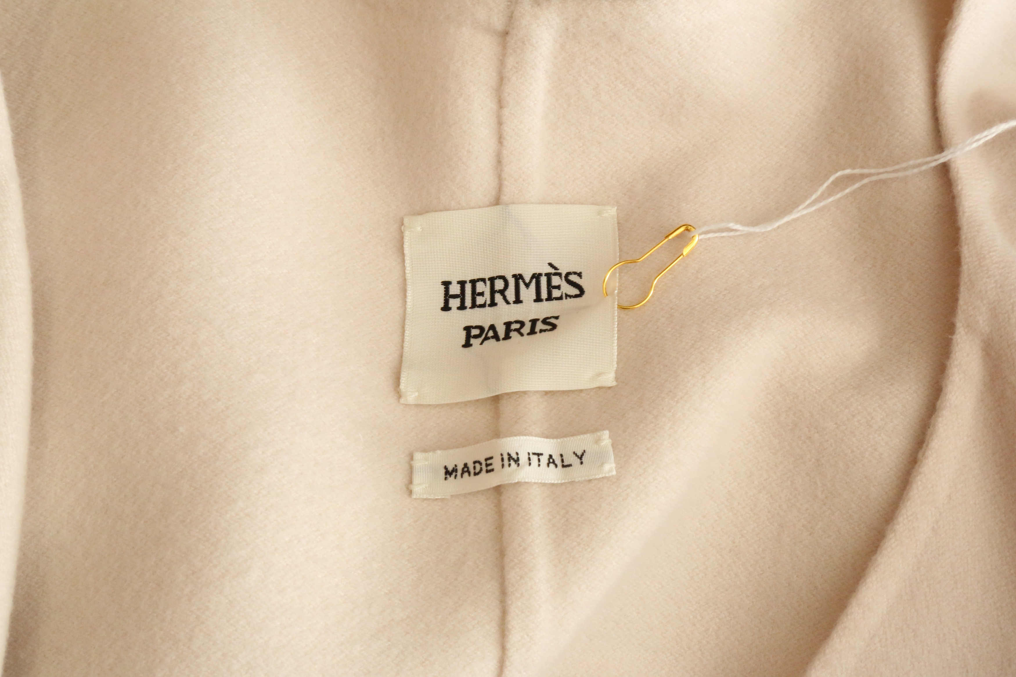 Hermes Soft Pink Cashmere Long Straight Vest - Size 38 - Image 5 of 5