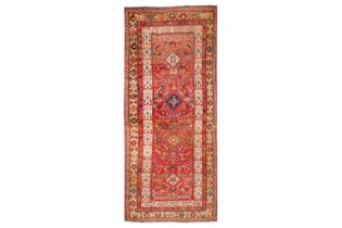 AN ANTIQUE QASHQAI RUG, SOUTH-WEST PERSIA