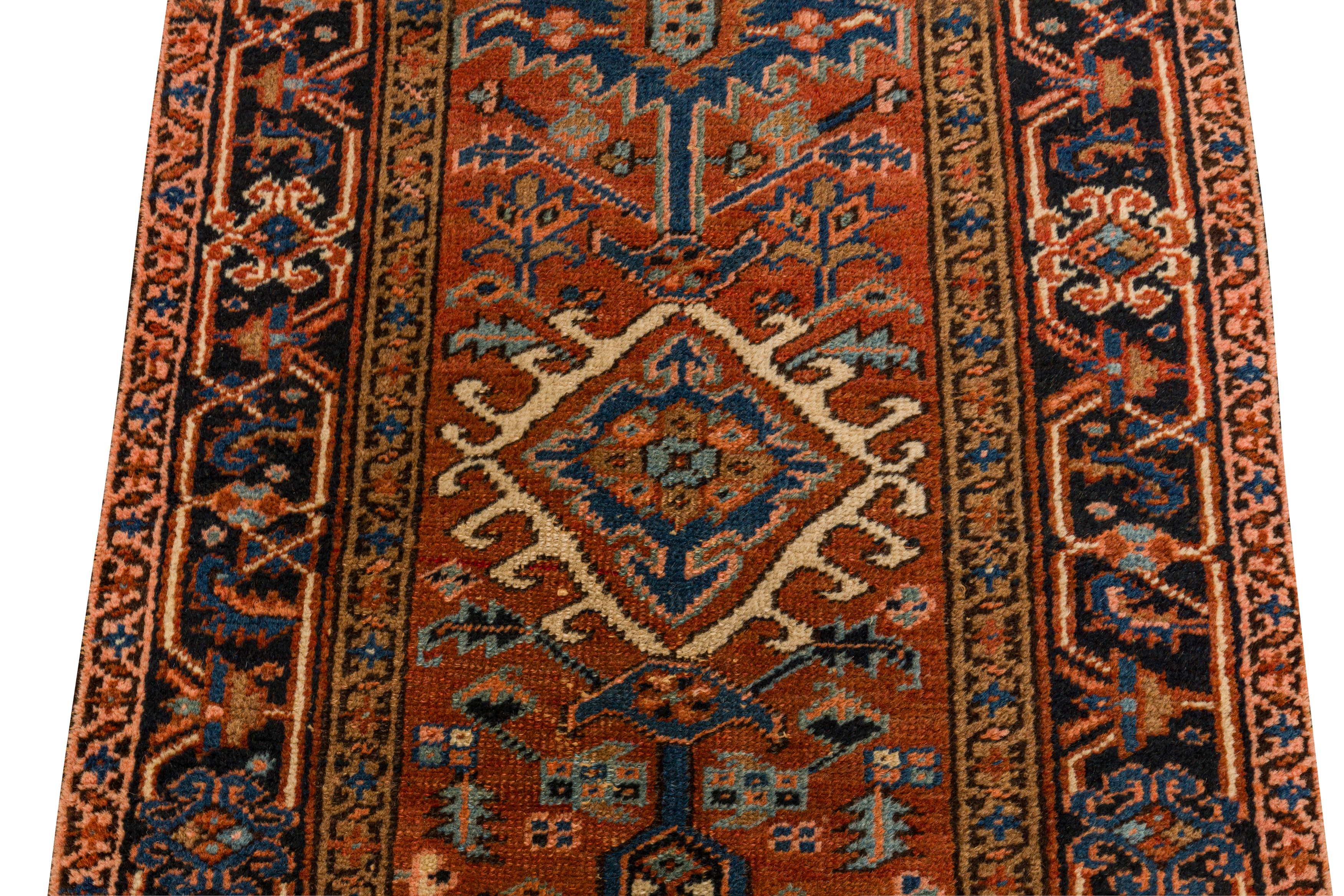 AN ANTIQUE HERIZ RUNNER, NORTH-WEST PERSIA - Image 3 of 8