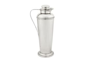 A mid-20th century American sterling silver cocktail shaker jug, Rhode Island 1942 by Gorham