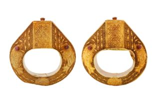 A PAIR OF 20TH CENTURY INDONESIAN METAL BRACELETS