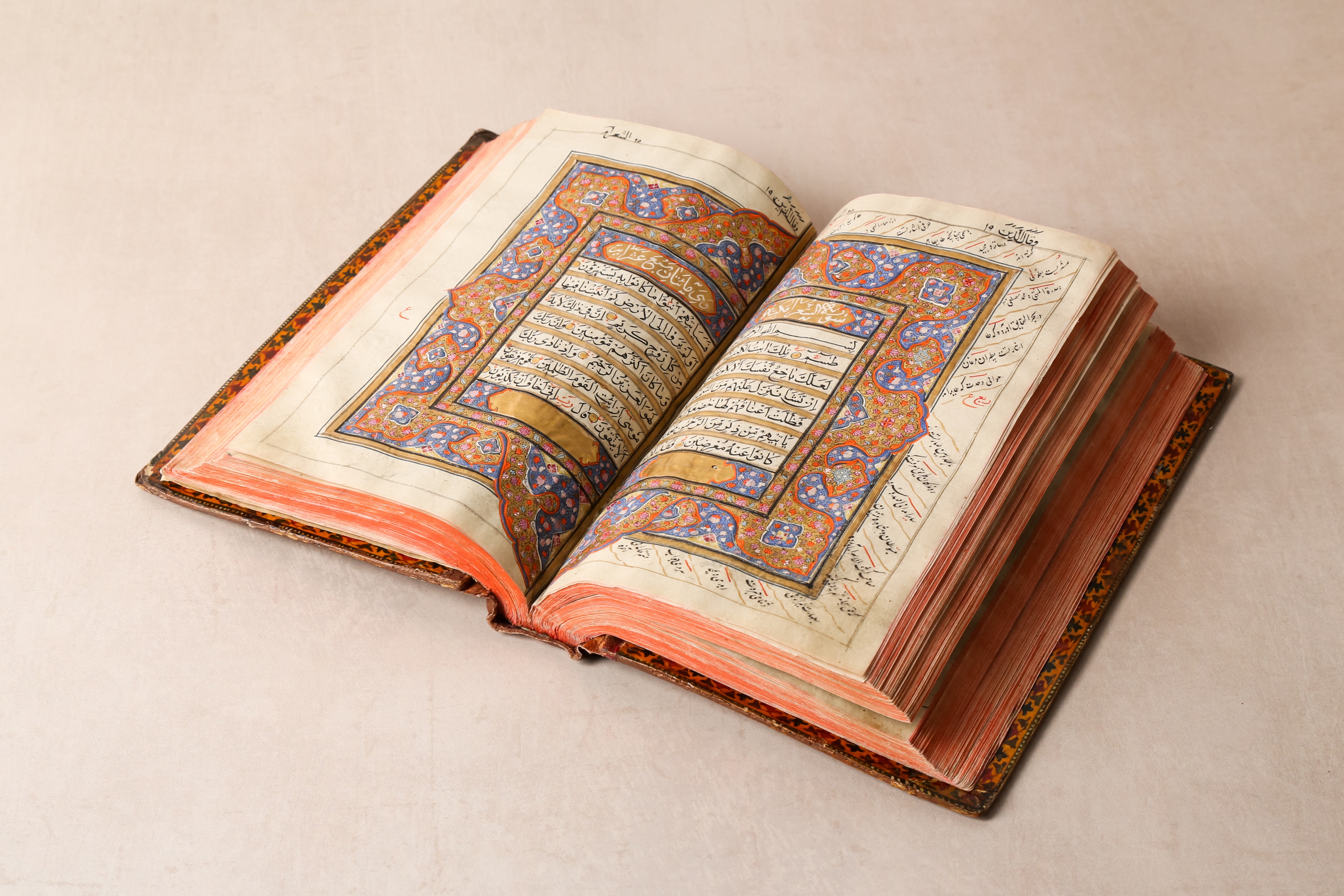 AN EXCEPTIONAL EARLY 19TH CENTURY INDIAN ILLUMINATED QUR'AN, DATED 1222AH (1807 AD) - Image 3 of 10