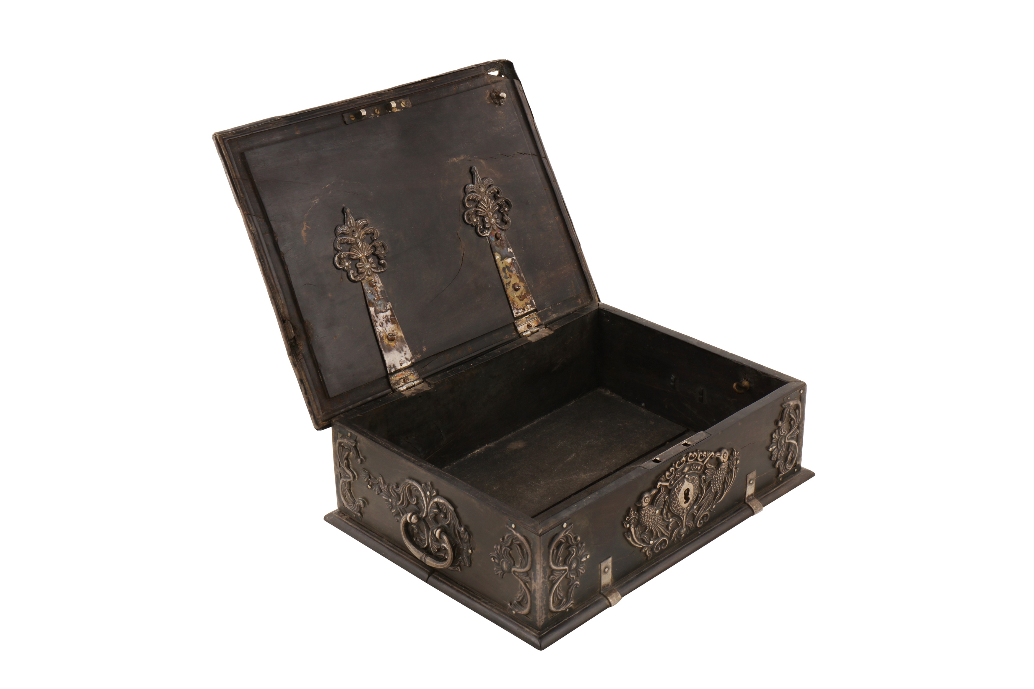 AN 18TH CENTURY DUTCH COLONIAL SINHALESE SILVER MOUNTED EBONY BOX OR CASKET - Image 5 of 6