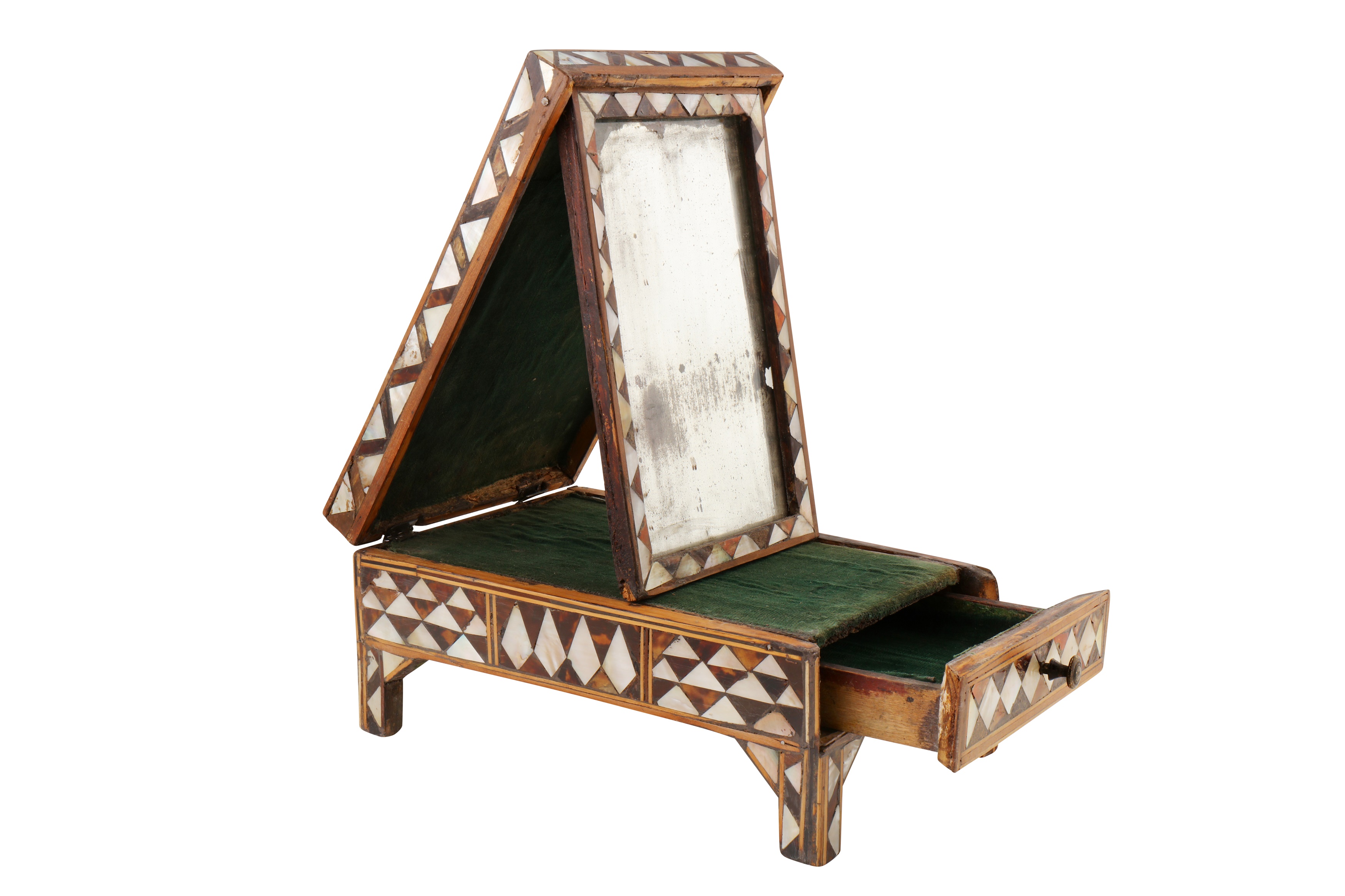 A 17TH-18TH CENTURY MOTHER OF PEARL INLAID MIRROR BOX - Image 4 of 6