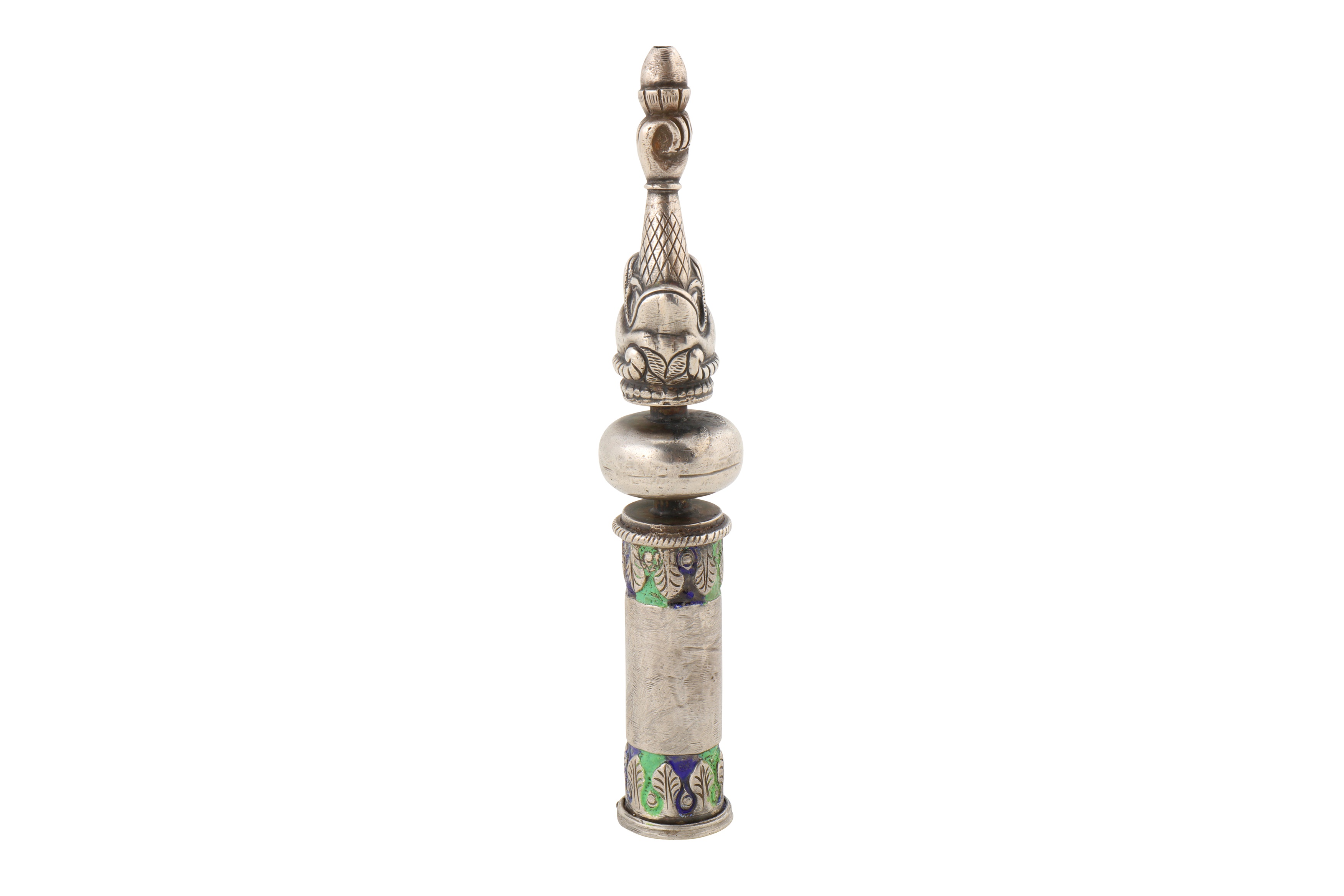 AN INDIAN 20TH CENTURY SILVER AND ENAMEL HUQQA MOUTHPIECE - Image 3 of 4