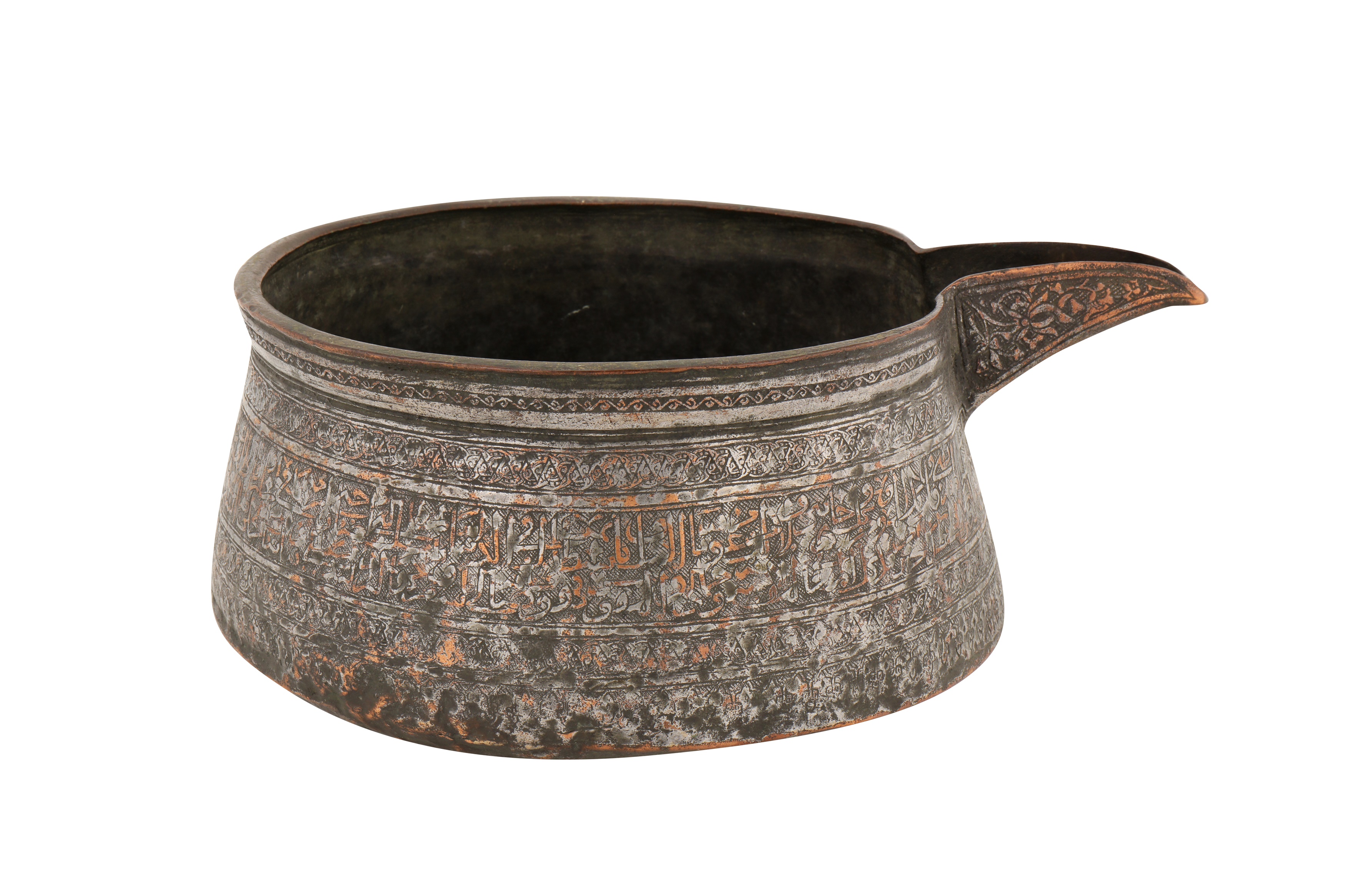 A 14TH-15TH CENTURY SYRIAN MAMLUK TINNED COPPER SPOUTED BOWL - Image 2 of 5