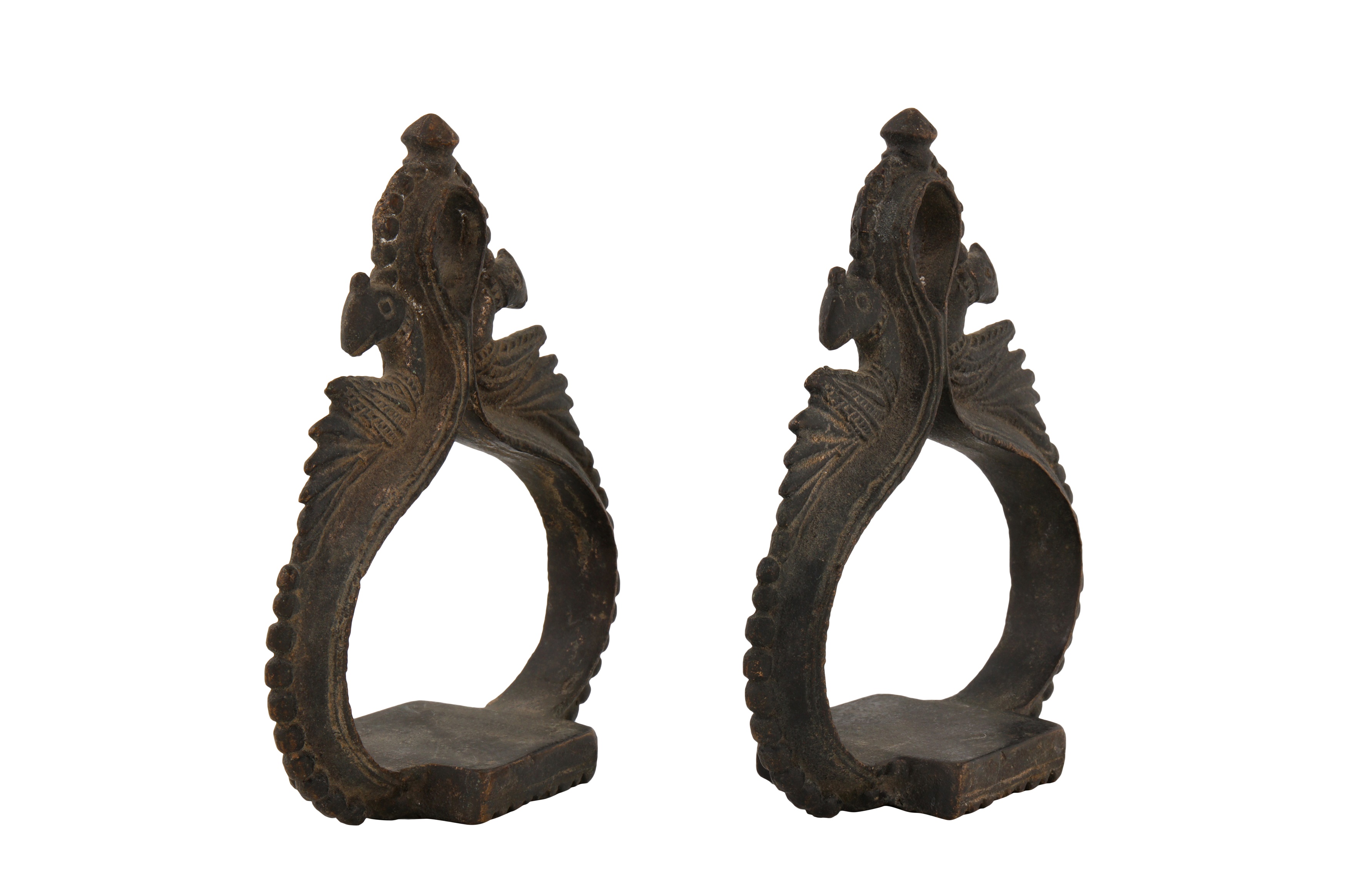 A PAIR OF 17TH-18TH CENTURY INDIAN DECCANI BRONZE HORSE STIRRUPS - Image 2 of 2