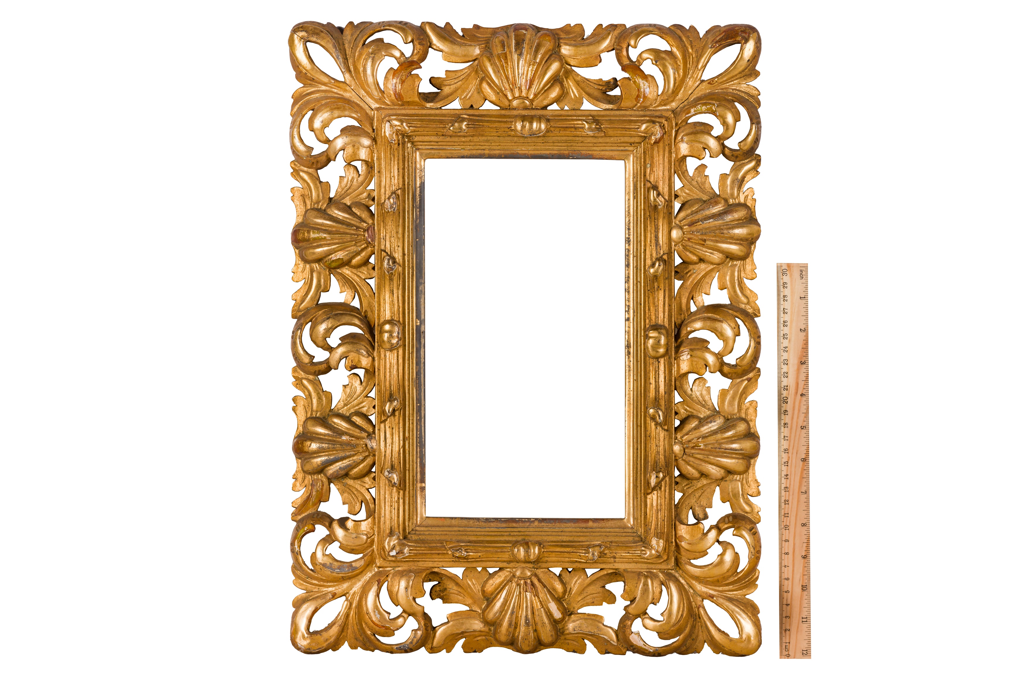 A FLORENTINE 19TH CENTURY CARVED, PIERCED, SWEPT AND GILDED FRAME - Image 4 of 4