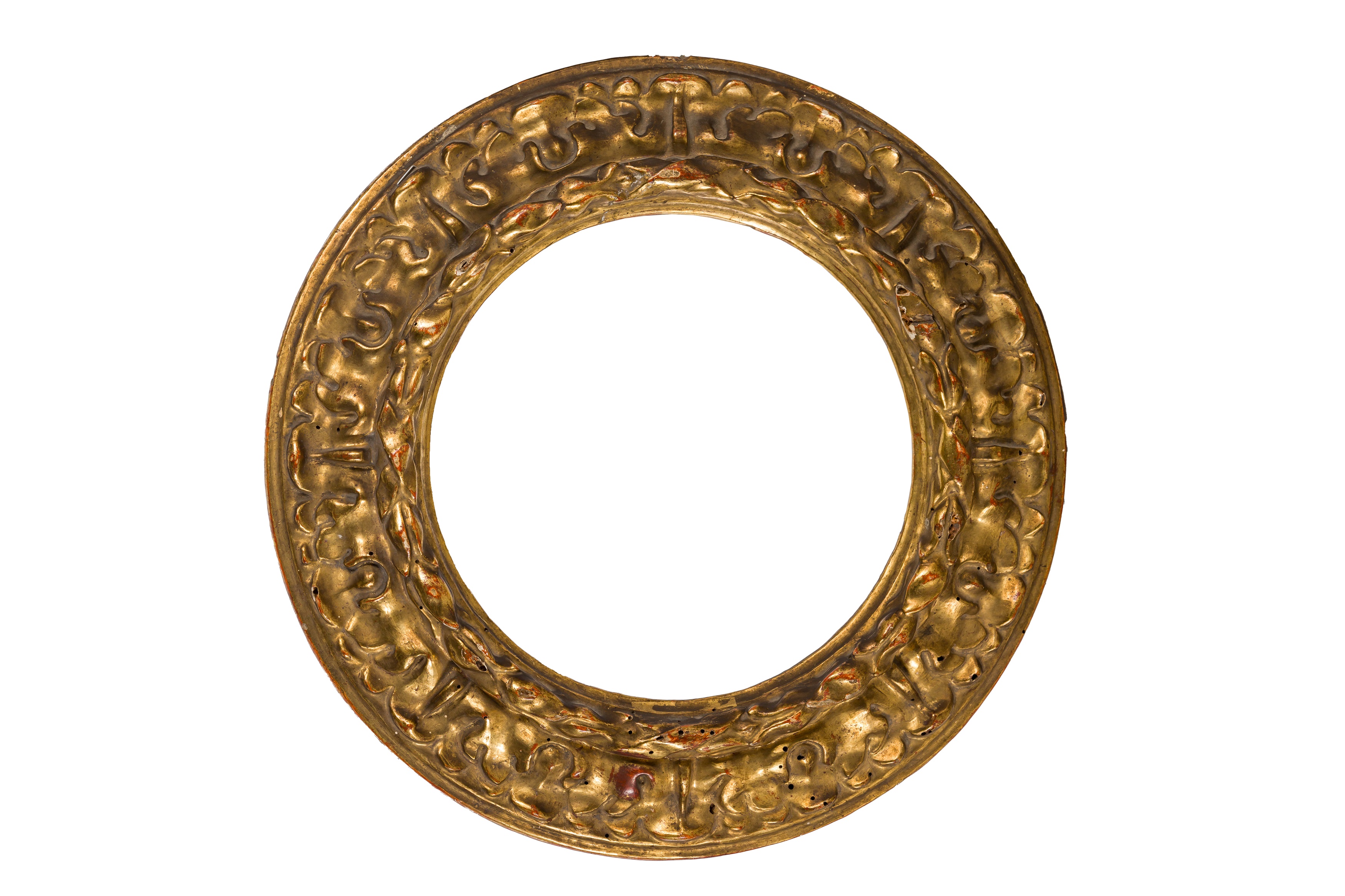 A VENETIAN 18/19TH CENTURY TONDO CARVED AND GILDED RECEDING PROFILE FRAME