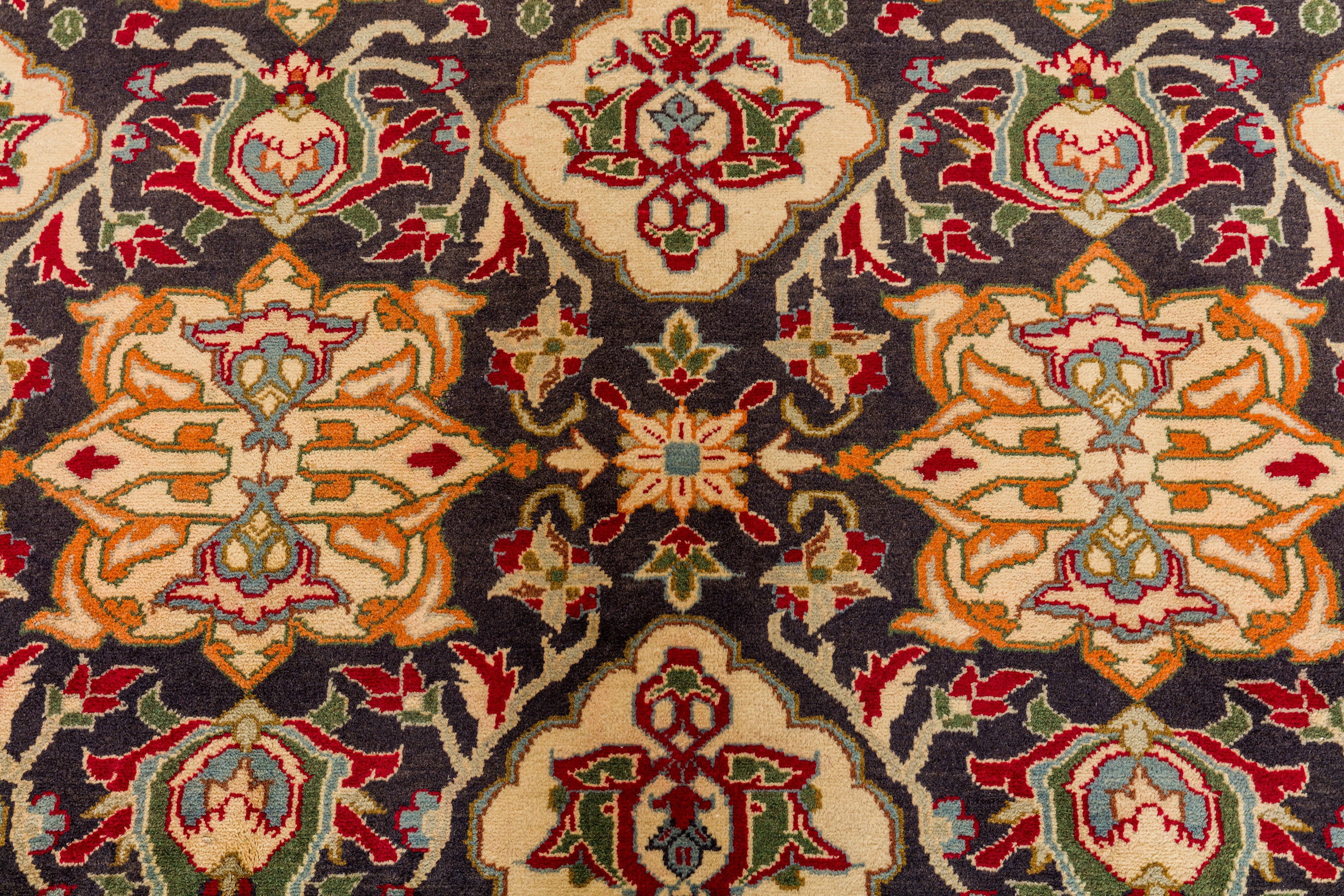 A FINE UNUSUAL CENTRAL PERSIAN CARPET - Image 4 of 9