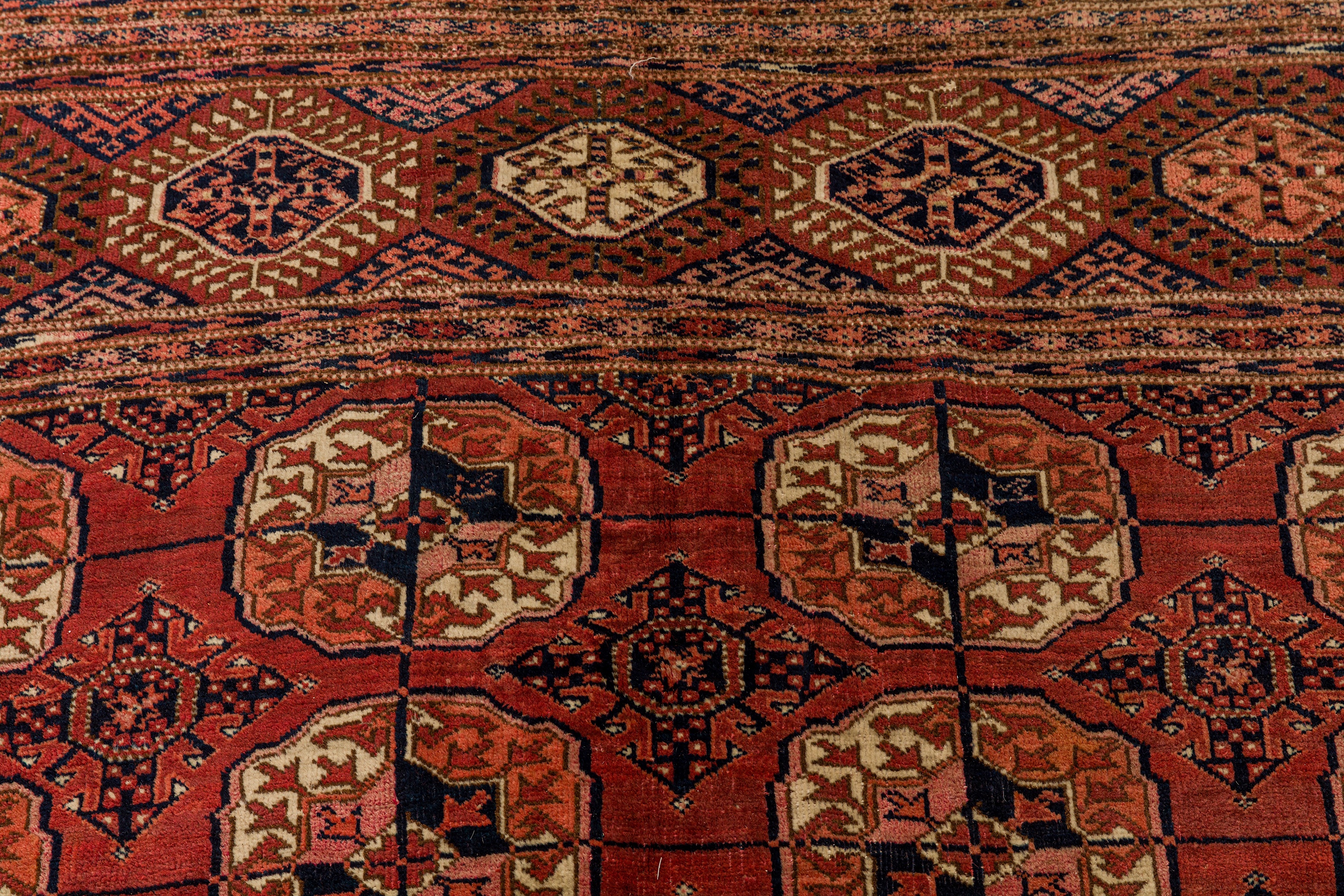 AN ANTIQUE BOKHARA CARPET, TURKMENISTAN - Image 3 of 8