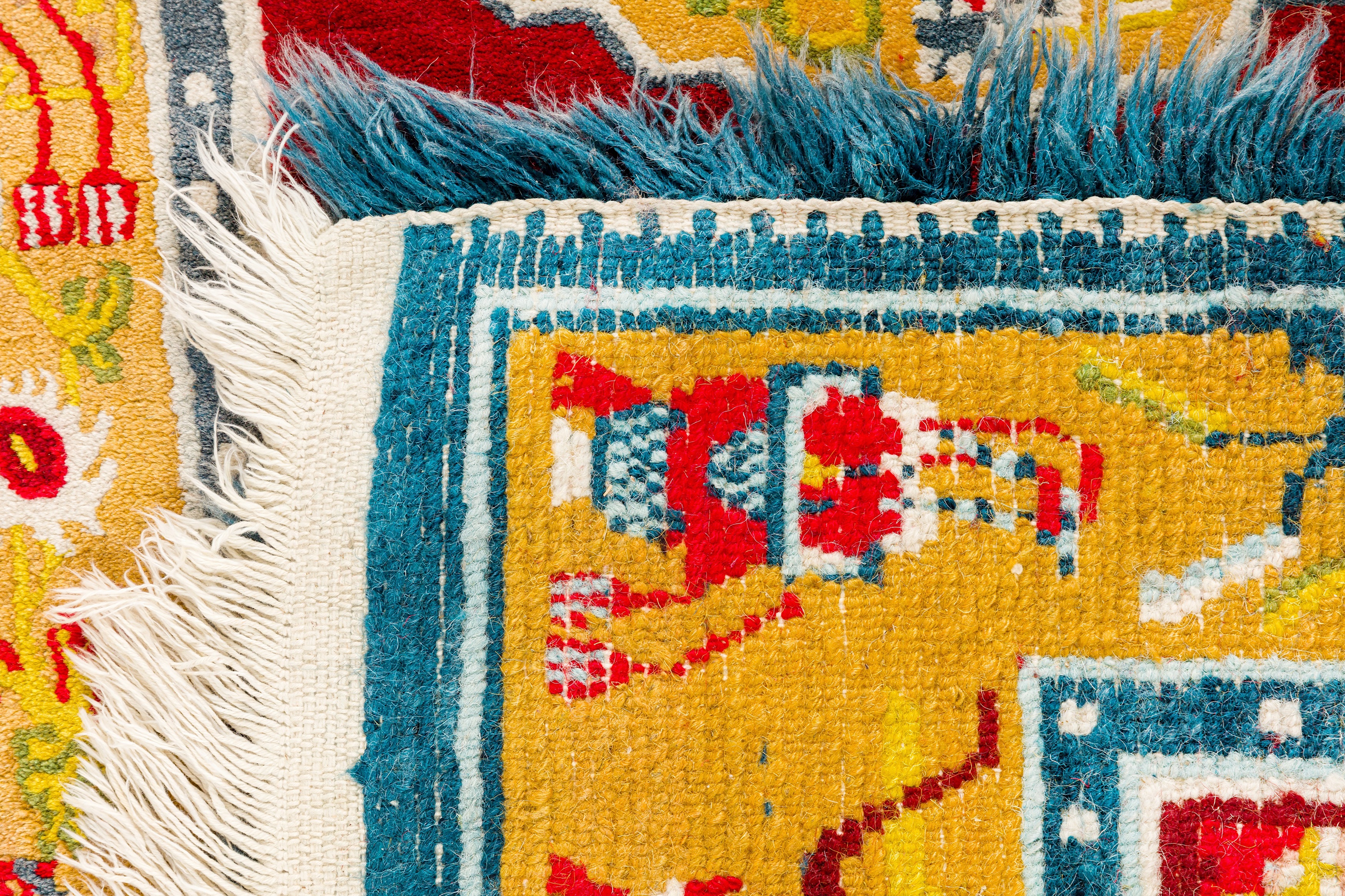 A FINE TIBETAN RUG - Image 8 of 8