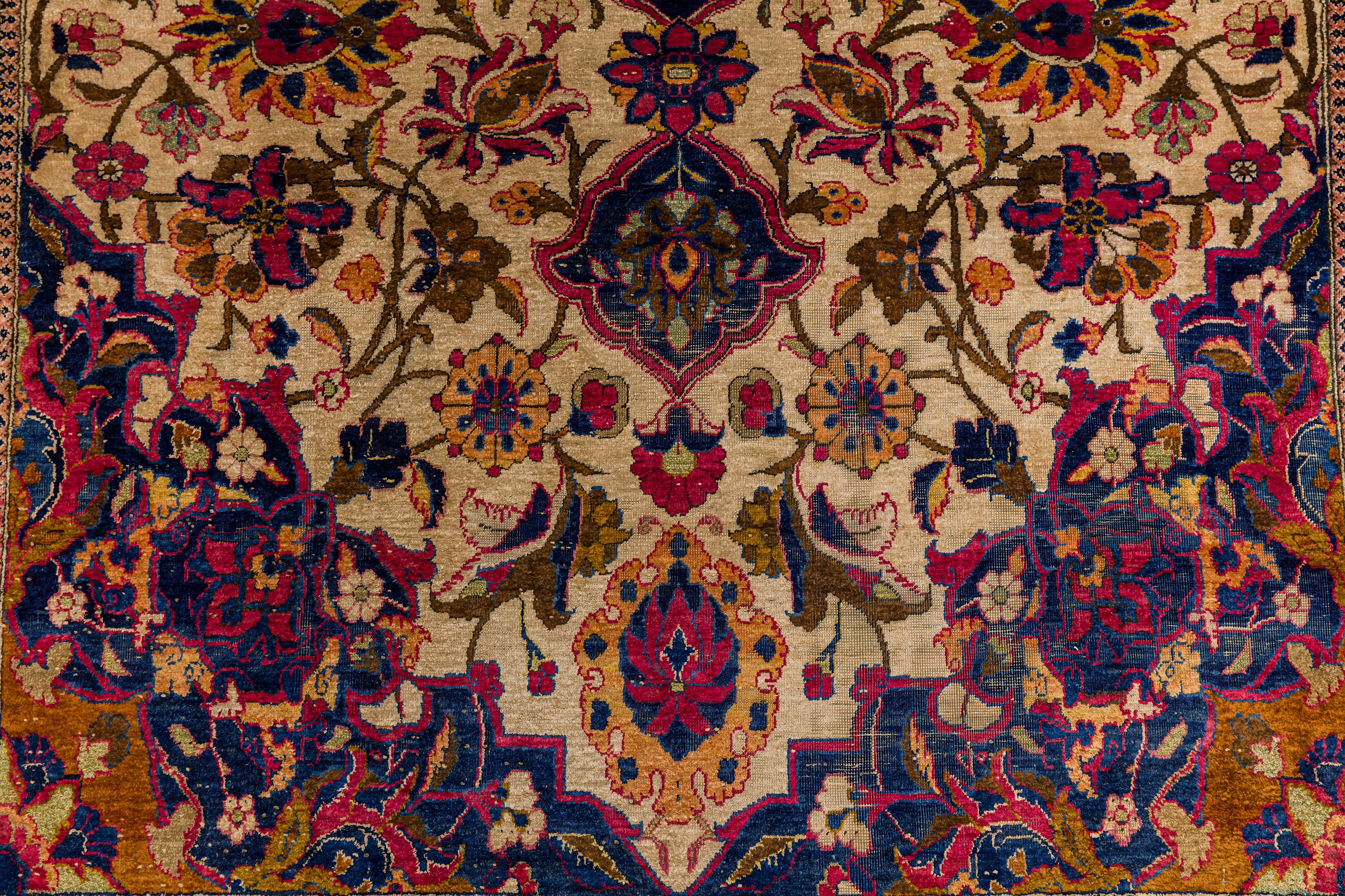 A VERY FINE SILK KASHAN RUG, CENTRAL PERSIA - Image 5 of 8