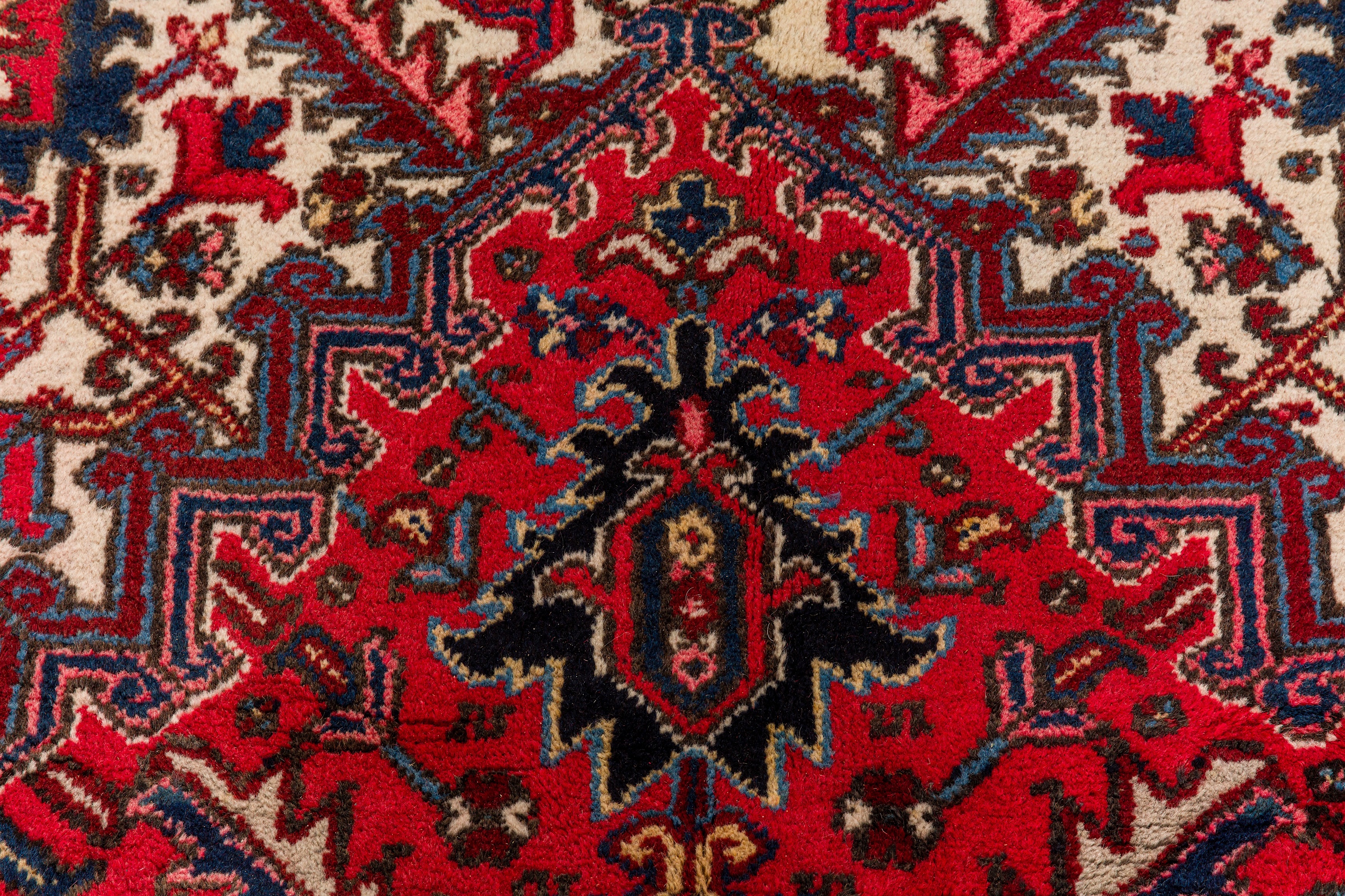 A FINE HERIZ CARPET, NORTH-WEST PERSIA - Image 3 of 8