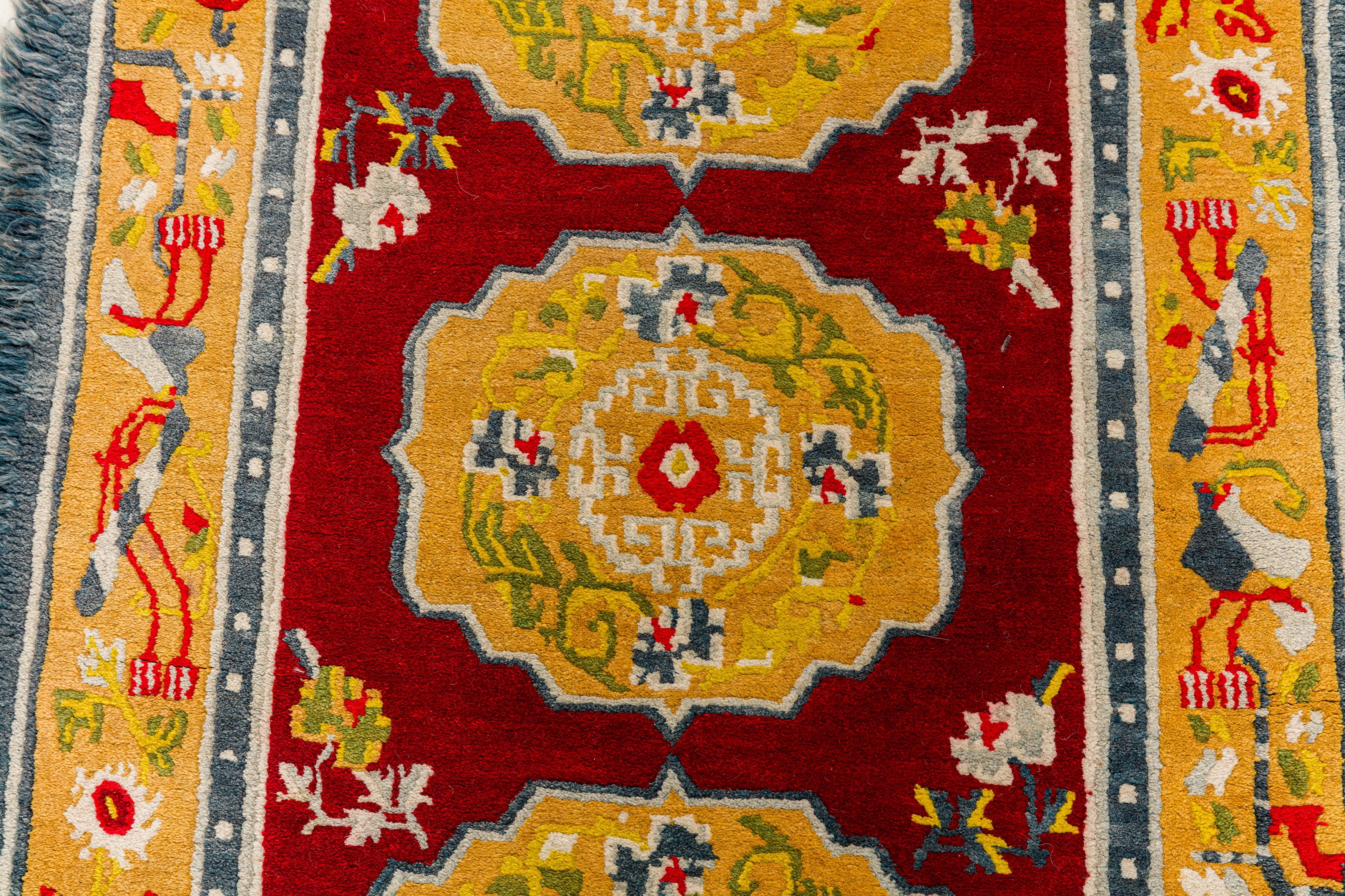 A FINE TIBETAN RUG - Image 4 of 8