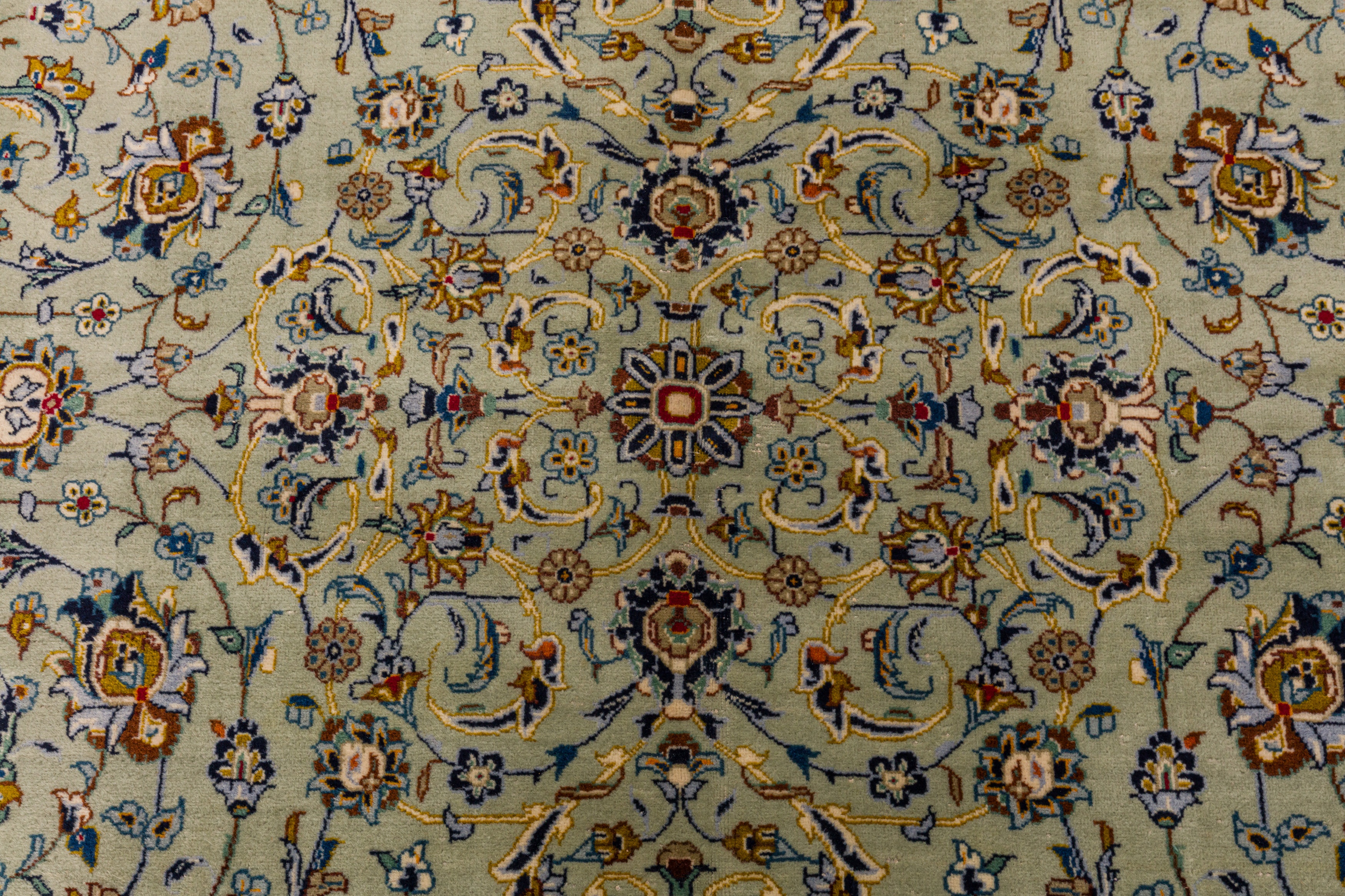 A FINE KASHAN CARPET, CENTRAL PERSIA - Image 5 of 9