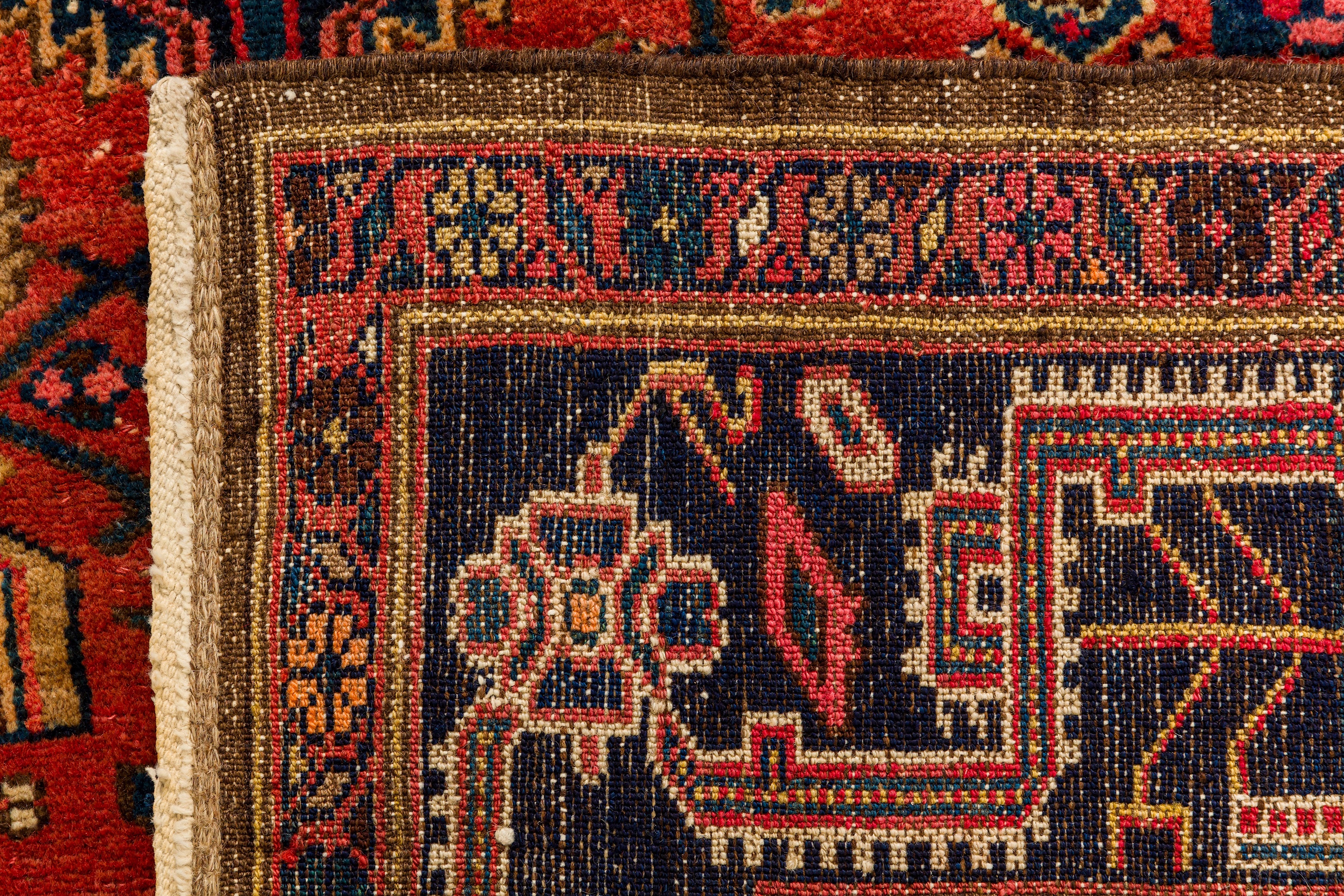 A FINE WEST PERSIAN RUG - Image 8 of 8