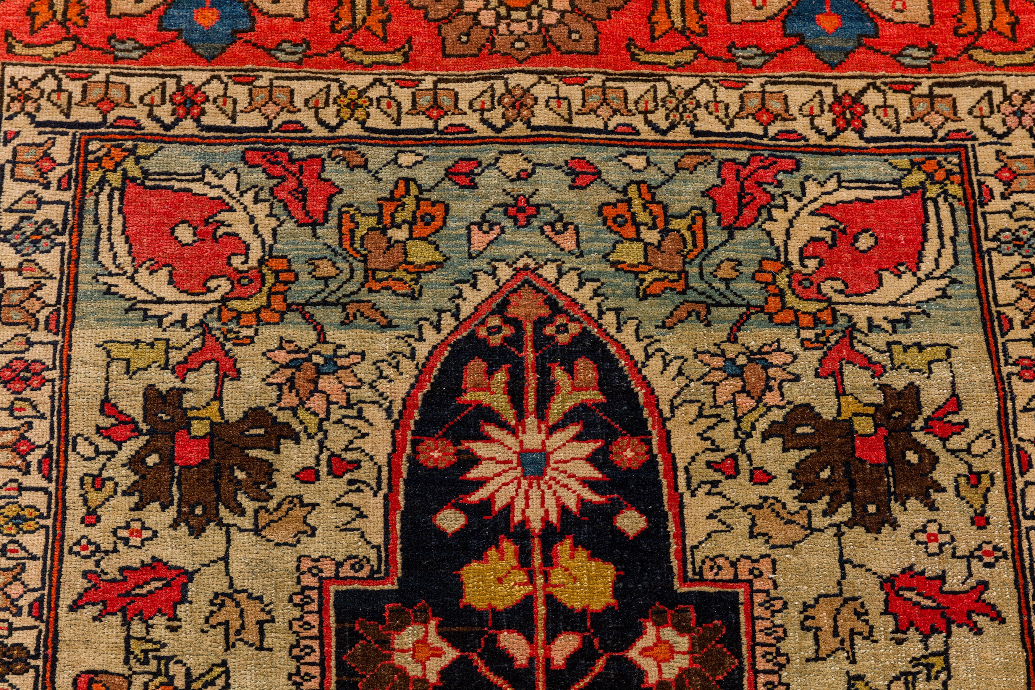 AN ANTIQUE SAROUK-FERAGHAN PRAYER RUG, WEST PERSIA - Image 3 of 8
