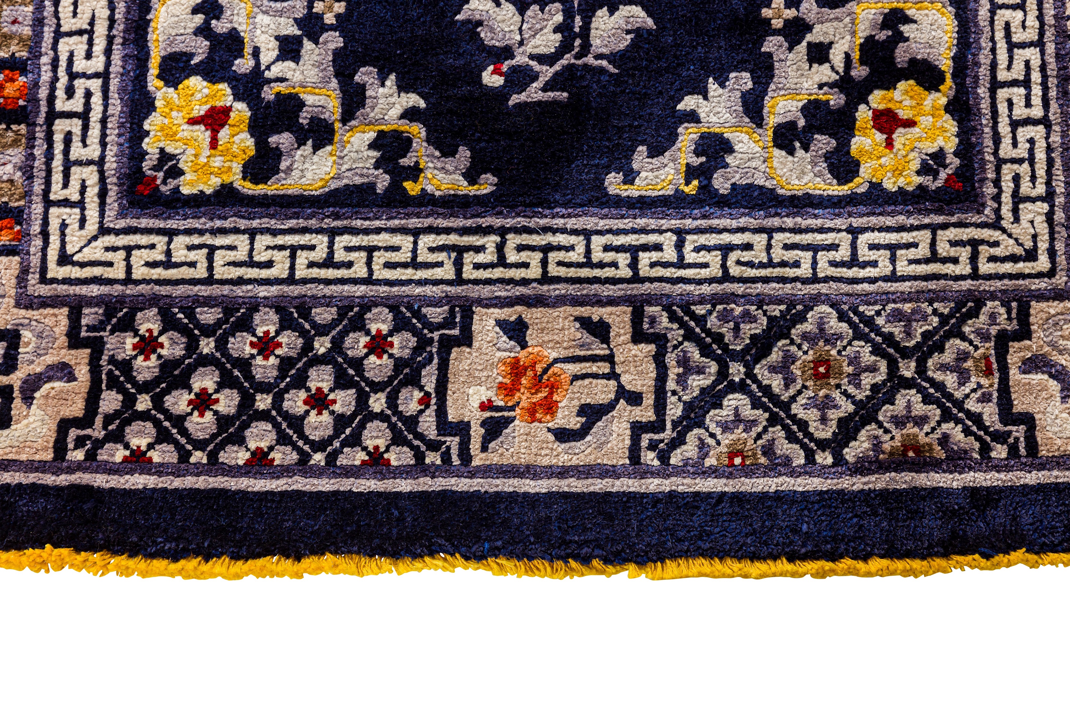 A FINE SILK CHINESE RUG - Image 6 of 8