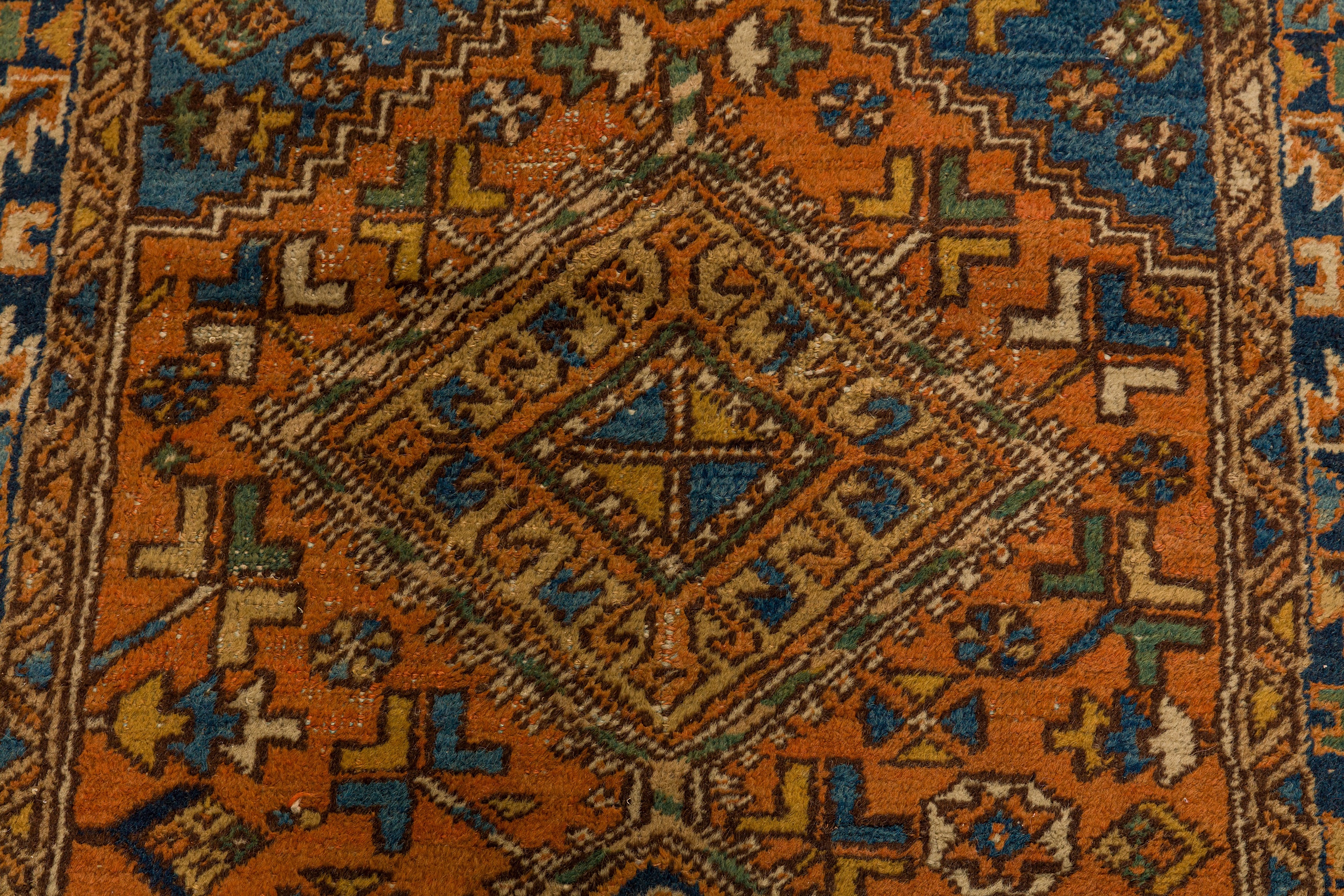 AN ANTIQUE HERIZ RUG, NORTH-WEST PERSIA - Image 3 of 8