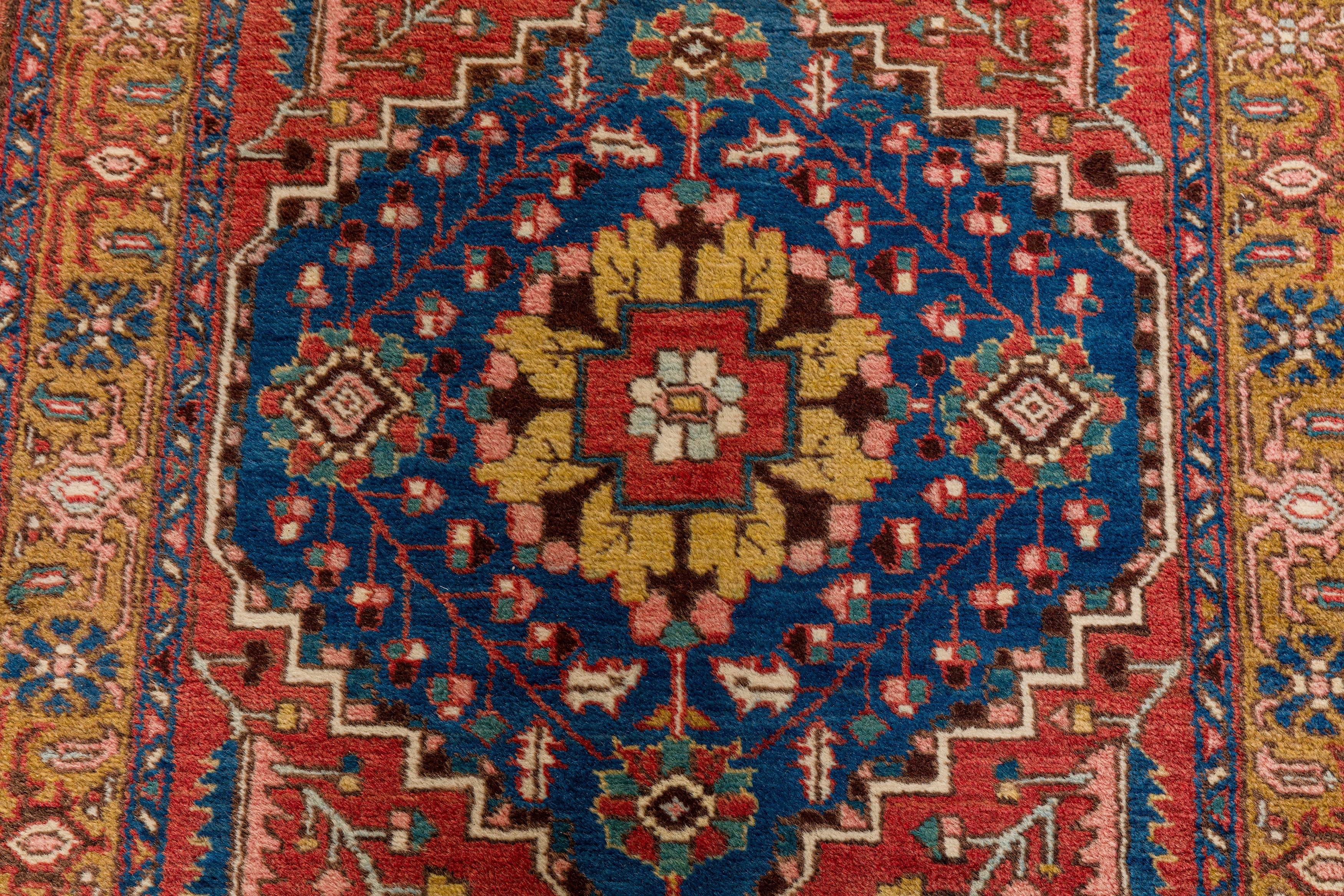 A FINE NORTH-WEST PERSIAN RUNNER - Image 5 of 9