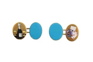 A PAIR OF ENAMEL CUFFLINKS