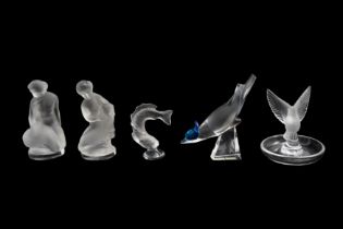 A GROUP OF LALIQUE GLASS ITEMS
