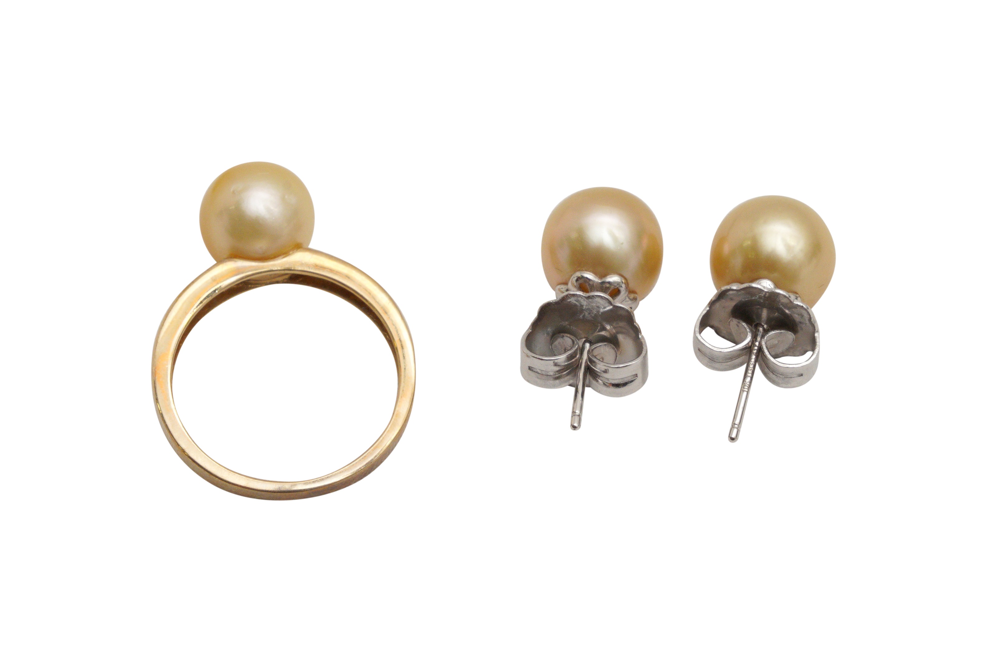 A YELLOW PEARL RING AND A PAIR OF EARRINGS - Image 2 of 2